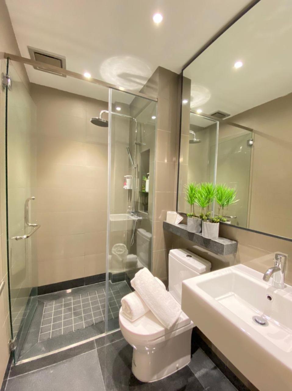 Three-Bedroom Apartment - Photo 19