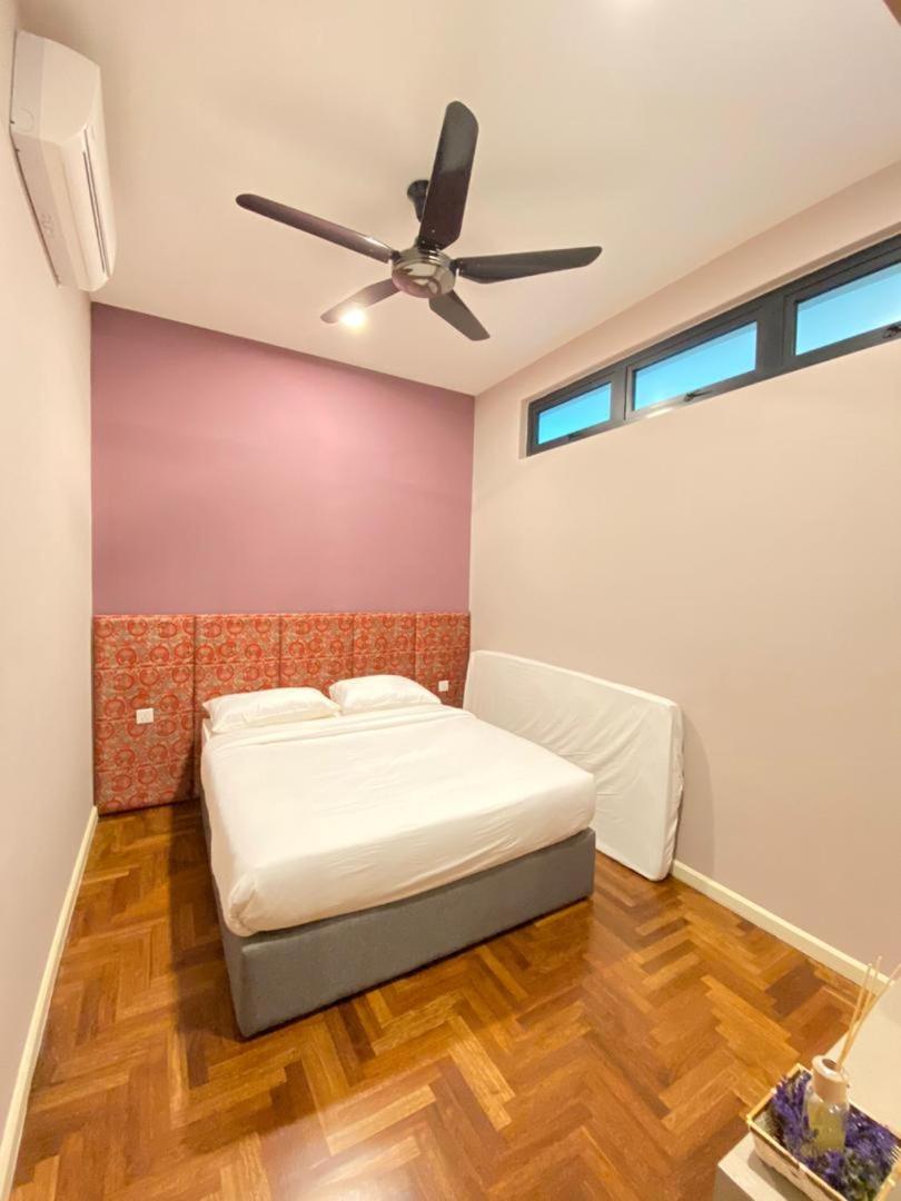 Three-Bedroom Apartment - Photo 21