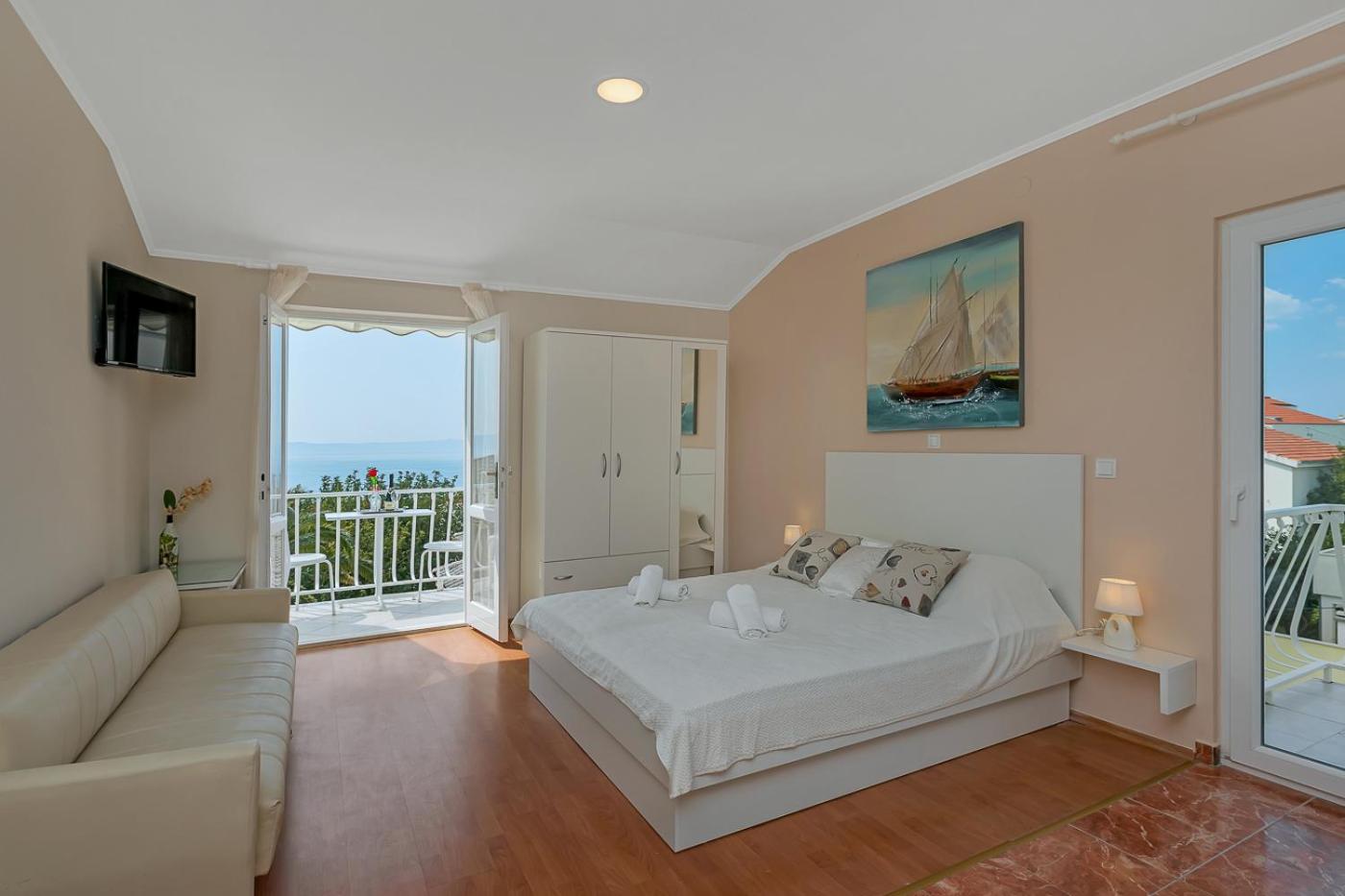 Studio Apartment with Sea View photo 2