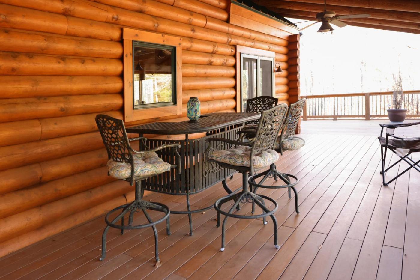 Three-Bedroom House photo 2