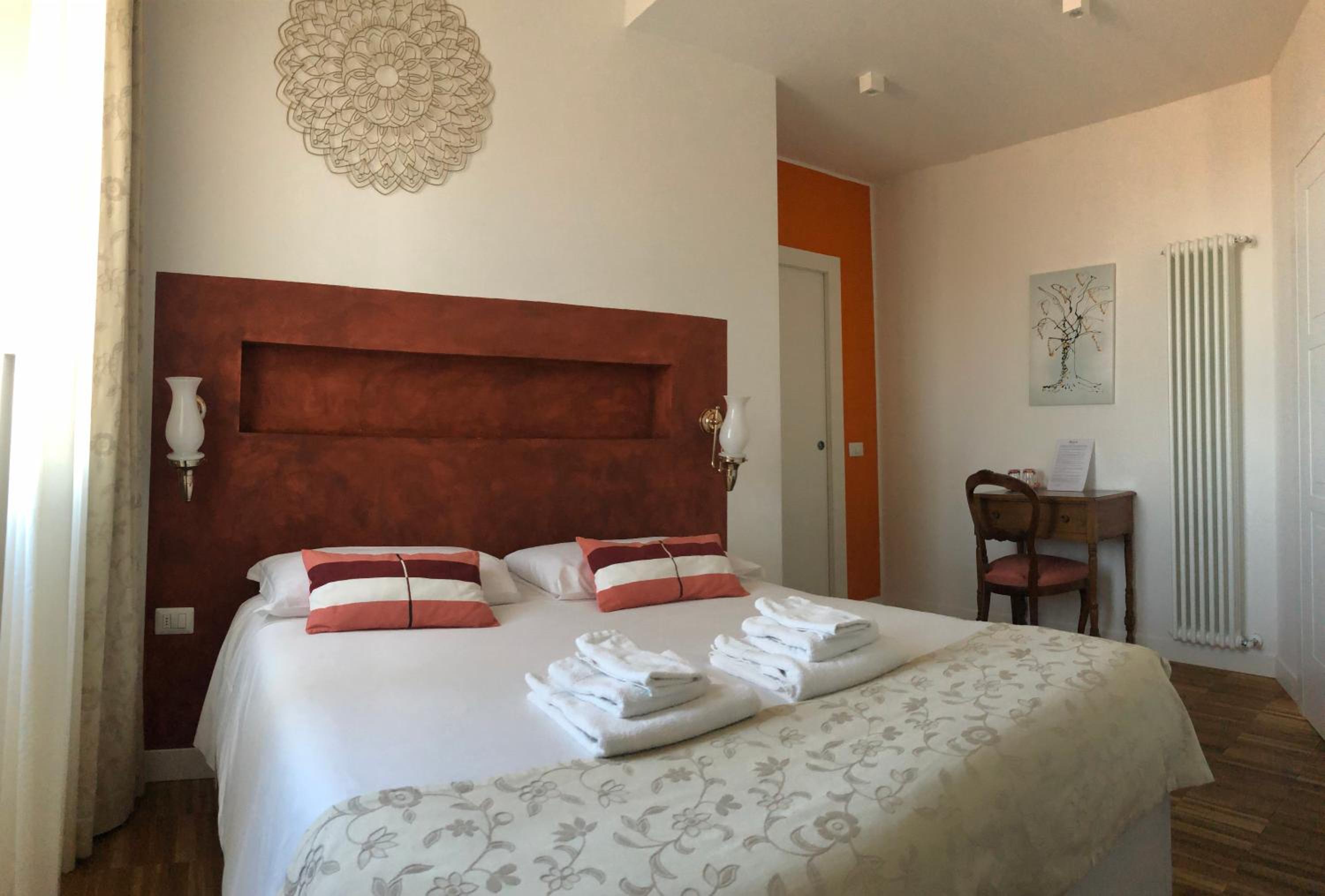 Double Room - Photo 3