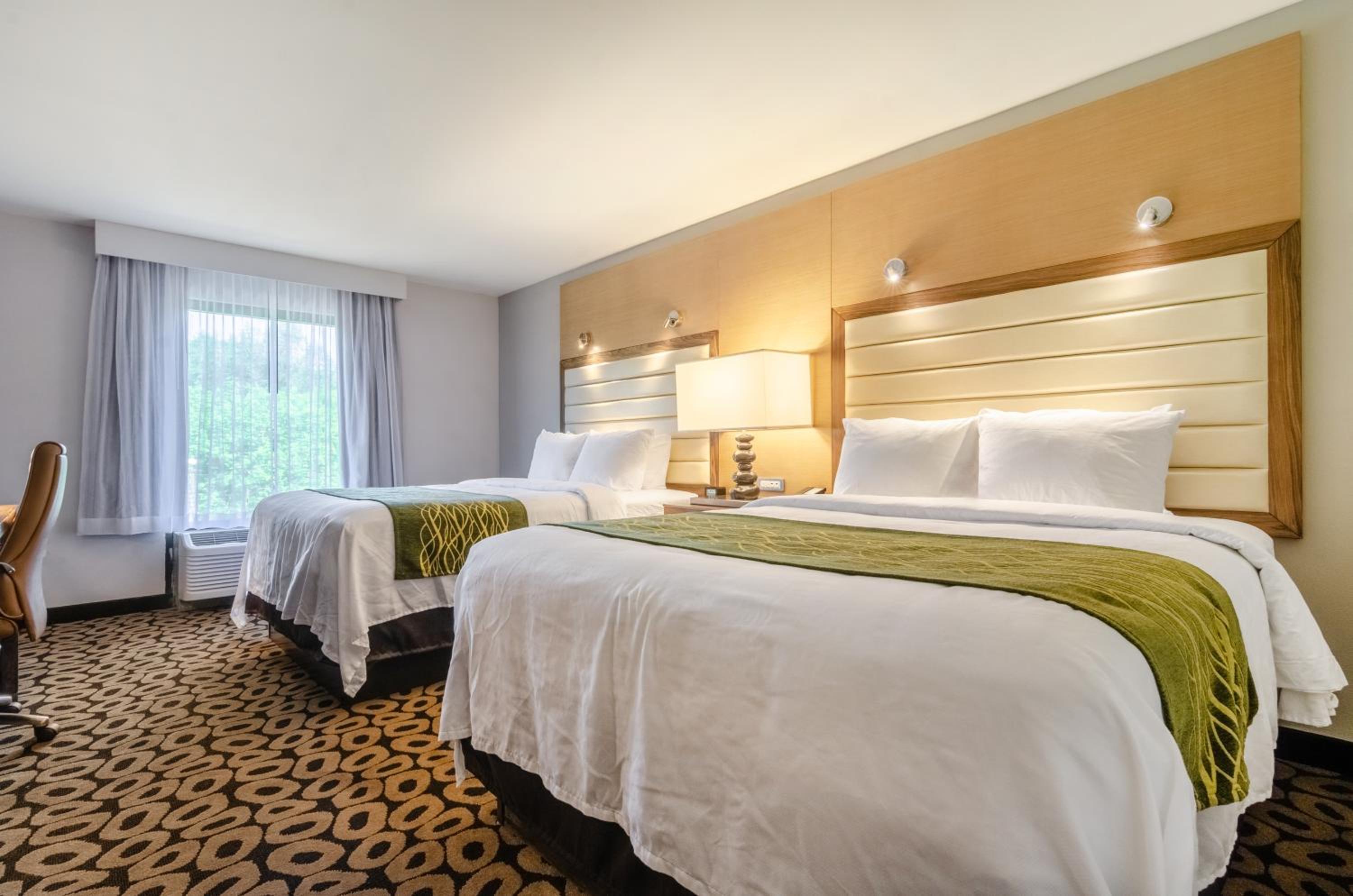 Queen Room with Two Queen Beds - Non-Smoking - Photo 1