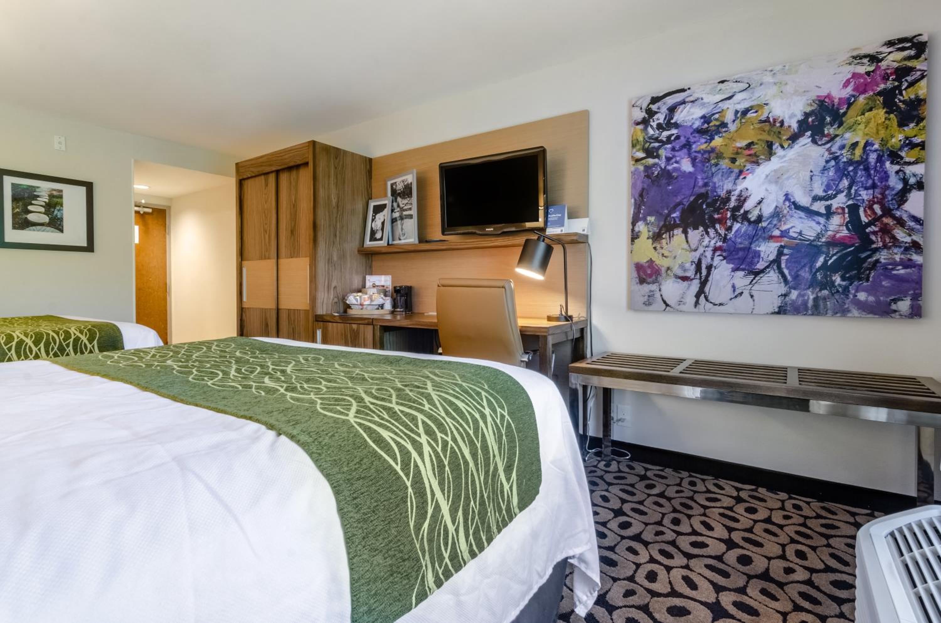 Superior Queen Room with Two Queen Beds - Non Smoking - Photo 2
