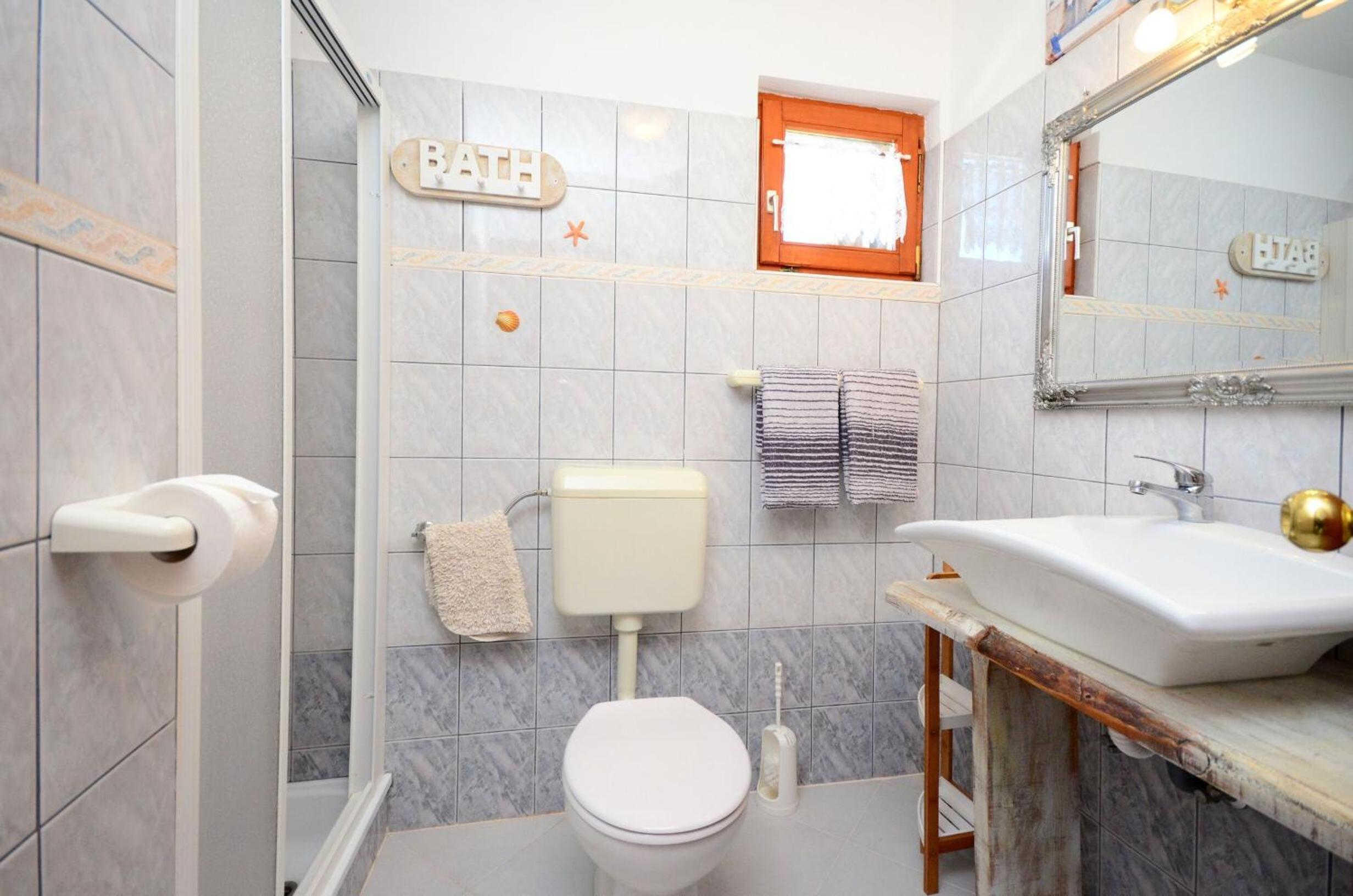 One-Bedroom Apartment with Balcony photo 3
