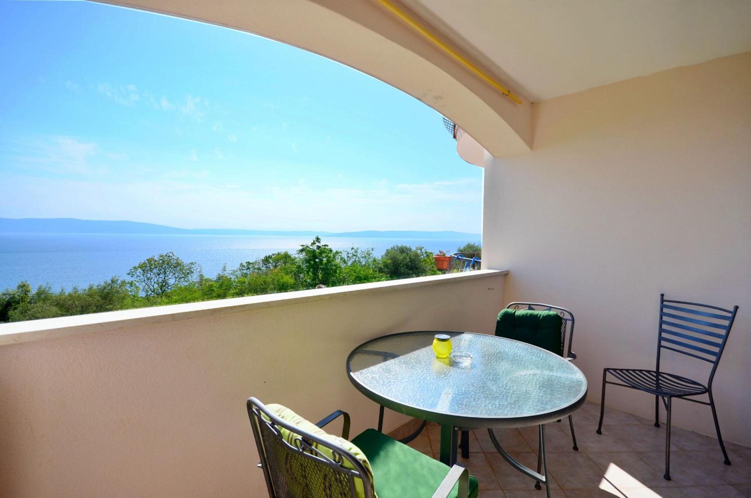 One-Bedroom Apartment with Balcony photo 2