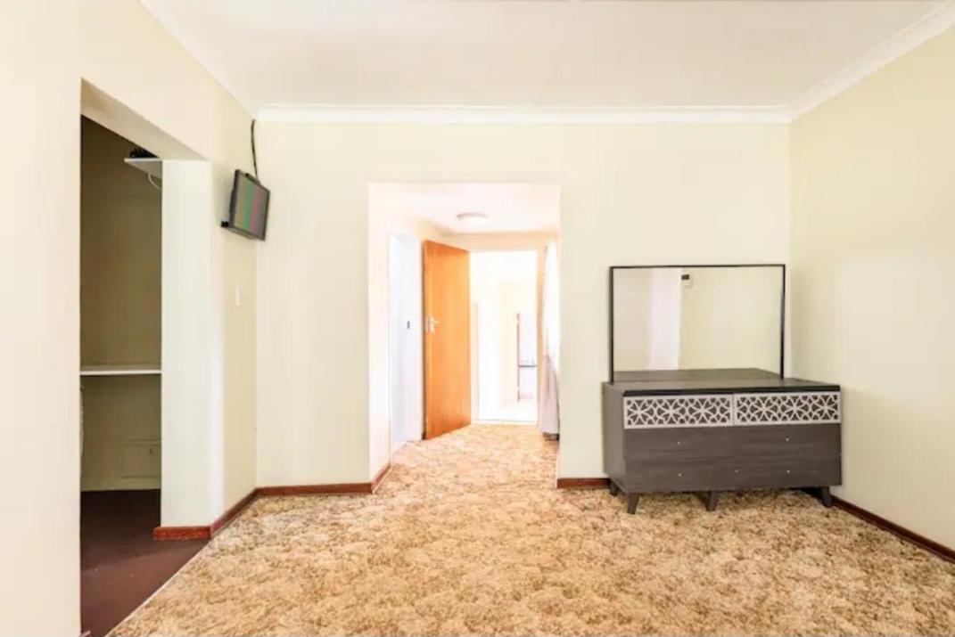 Deluxe Family Room photo 2