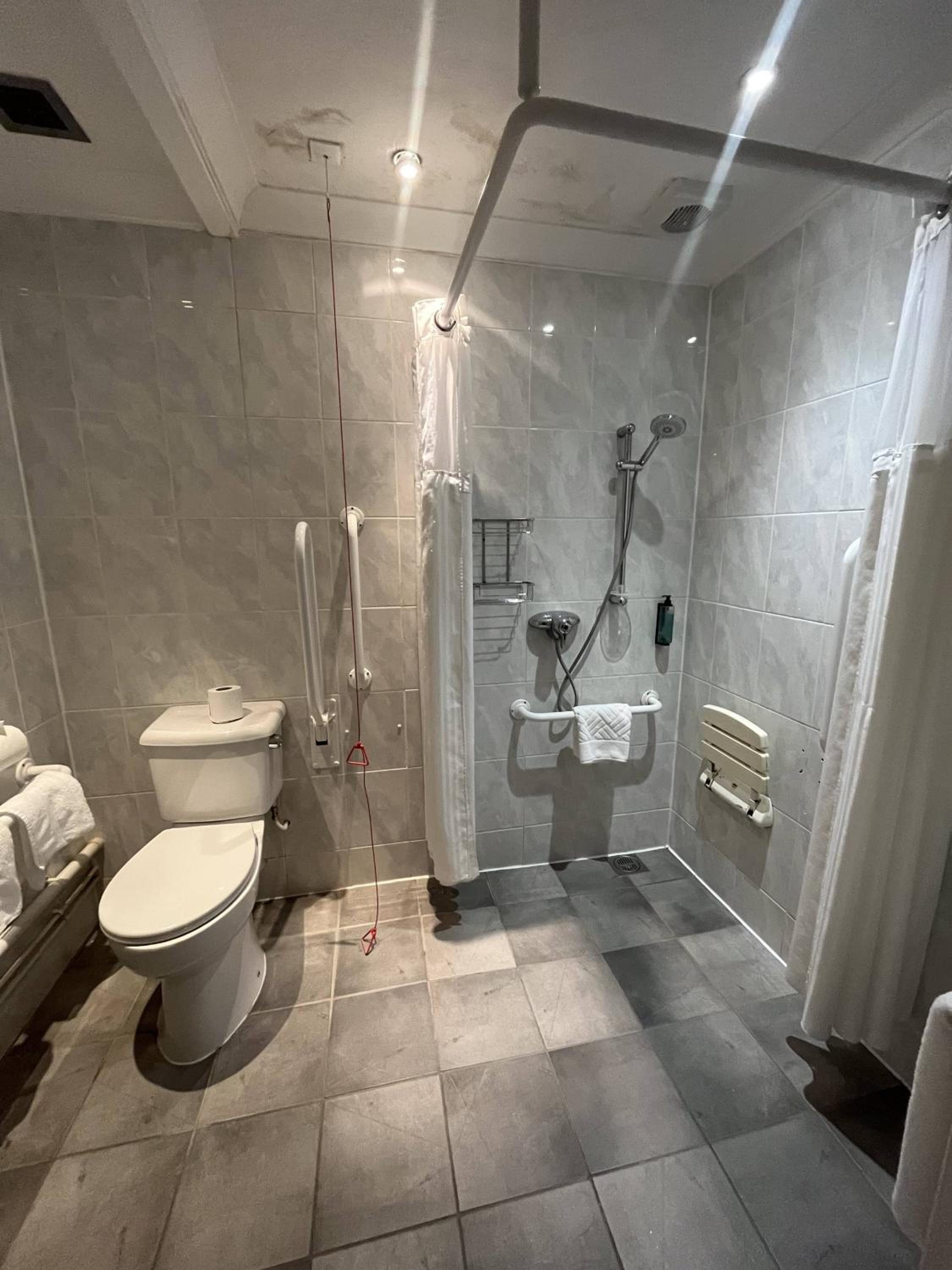 Double Room - Disability Access - Photo 5