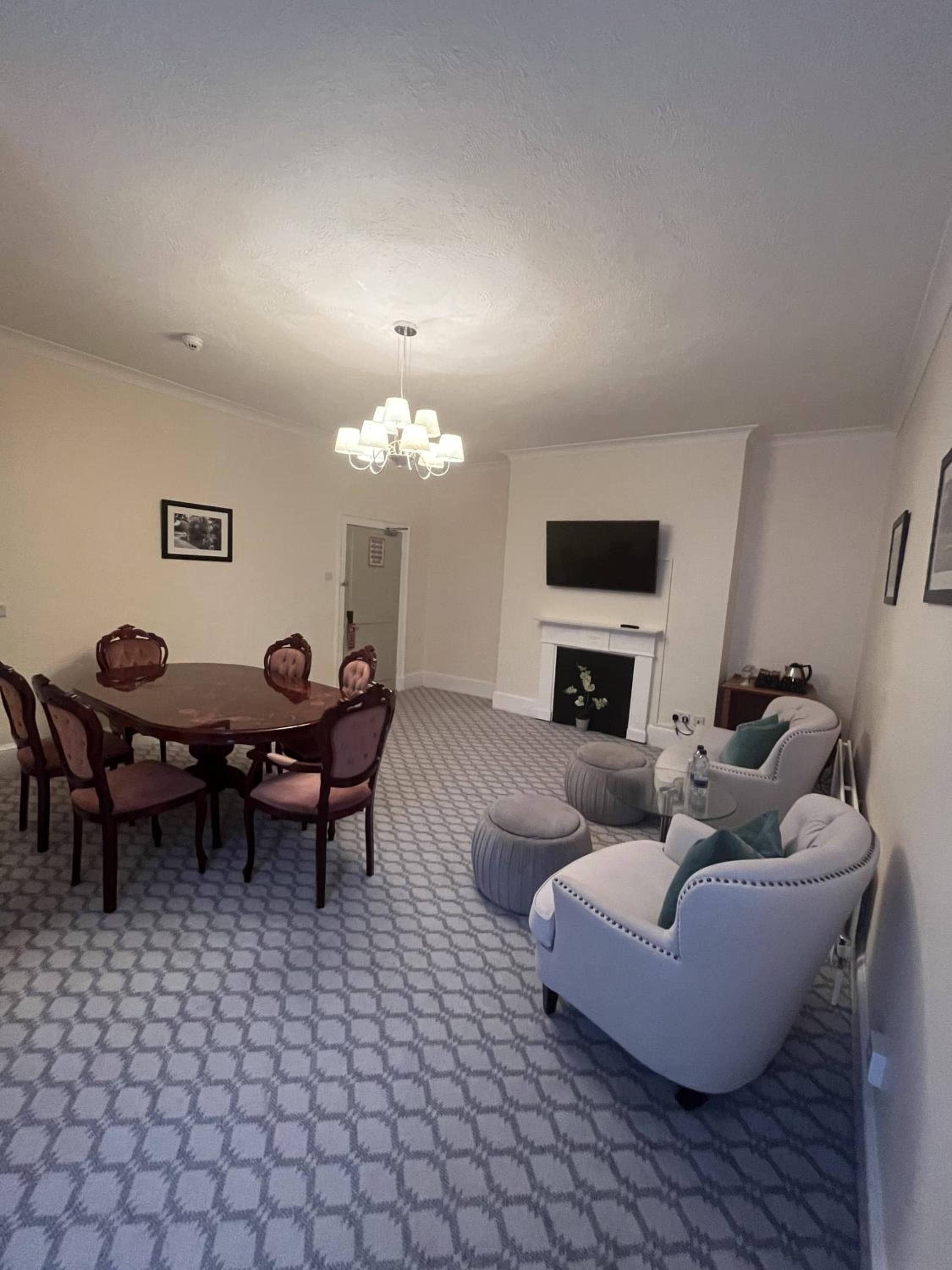 King Suite - Photo 16