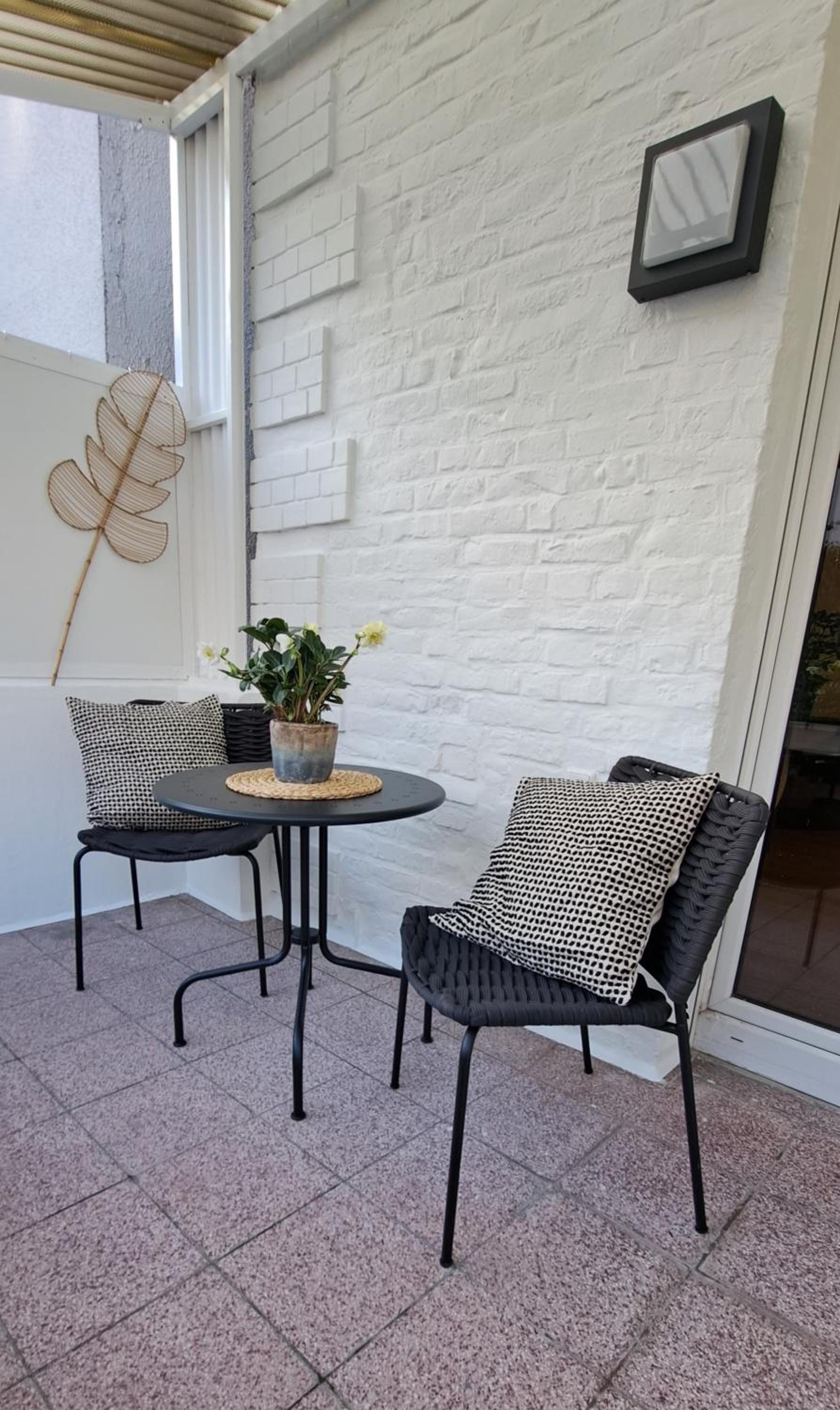 Apartment with Balcony photo 2