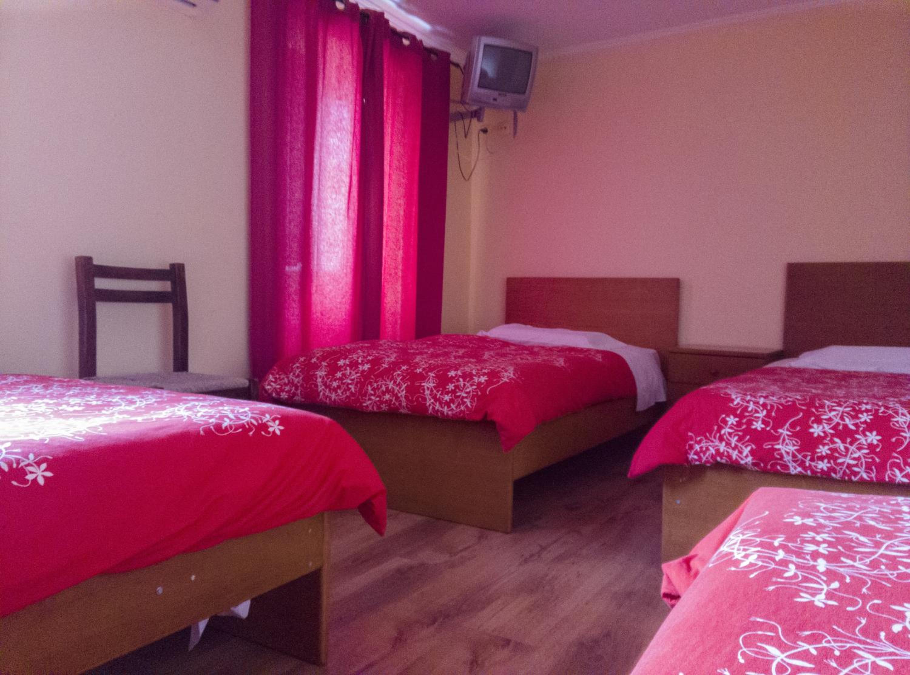 Quadruple Room with Private Bathroom photo 2