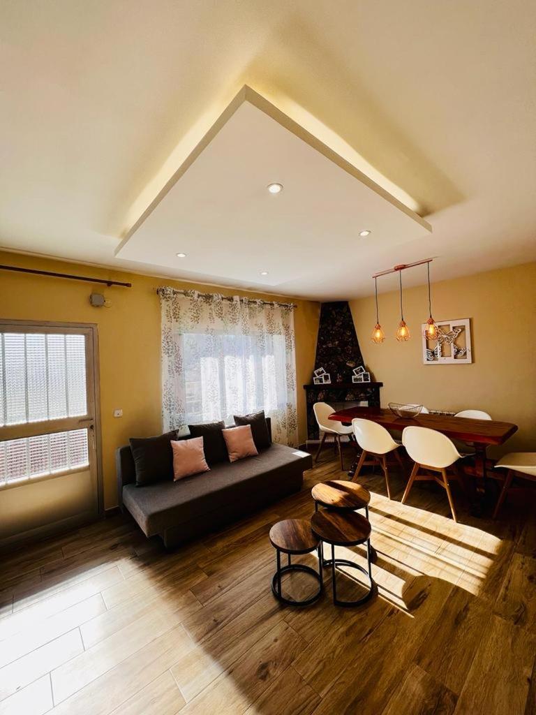 Three-Bedroom Apartment - Photo 11