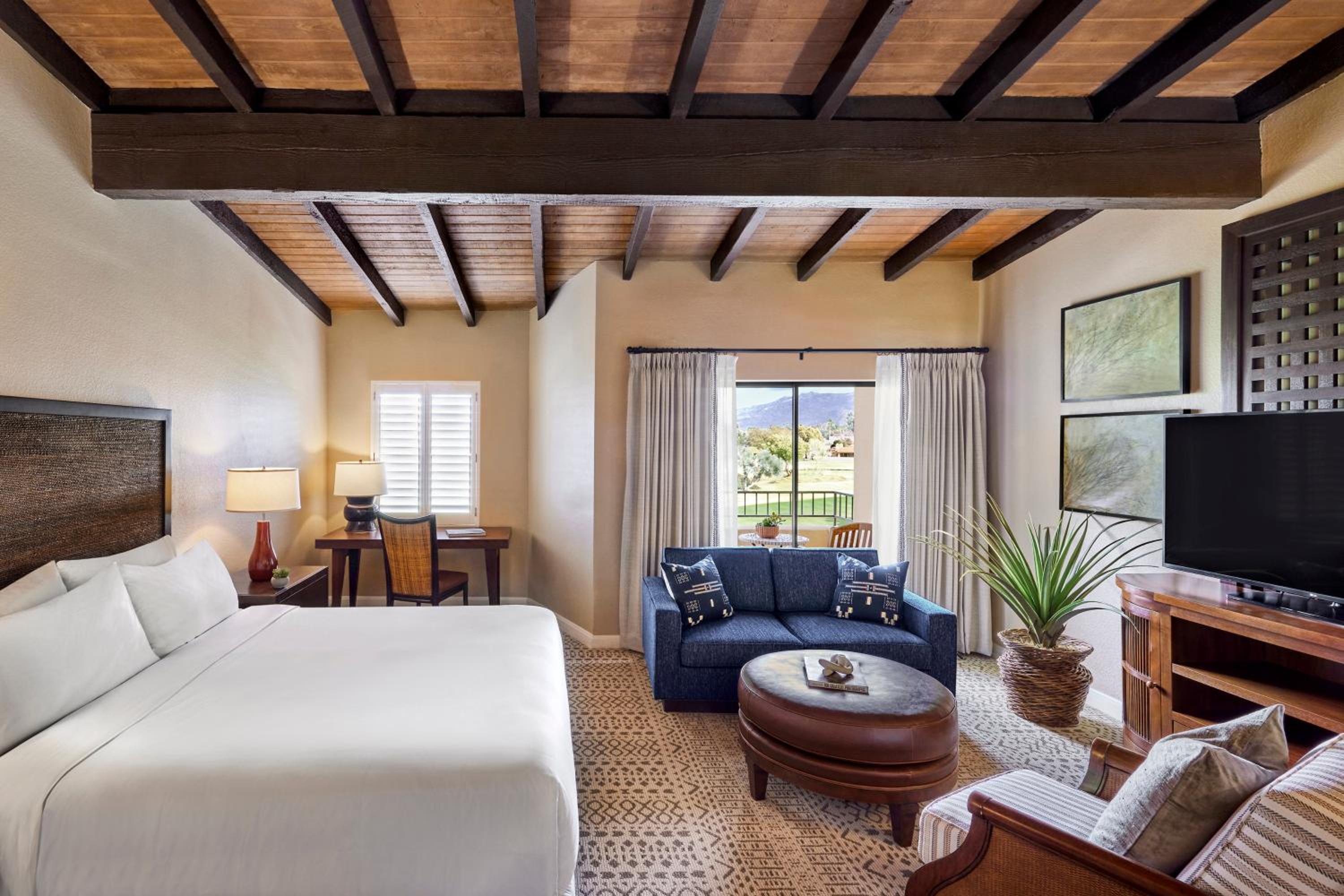 Premier Room, 1 King Bed - Photo 1