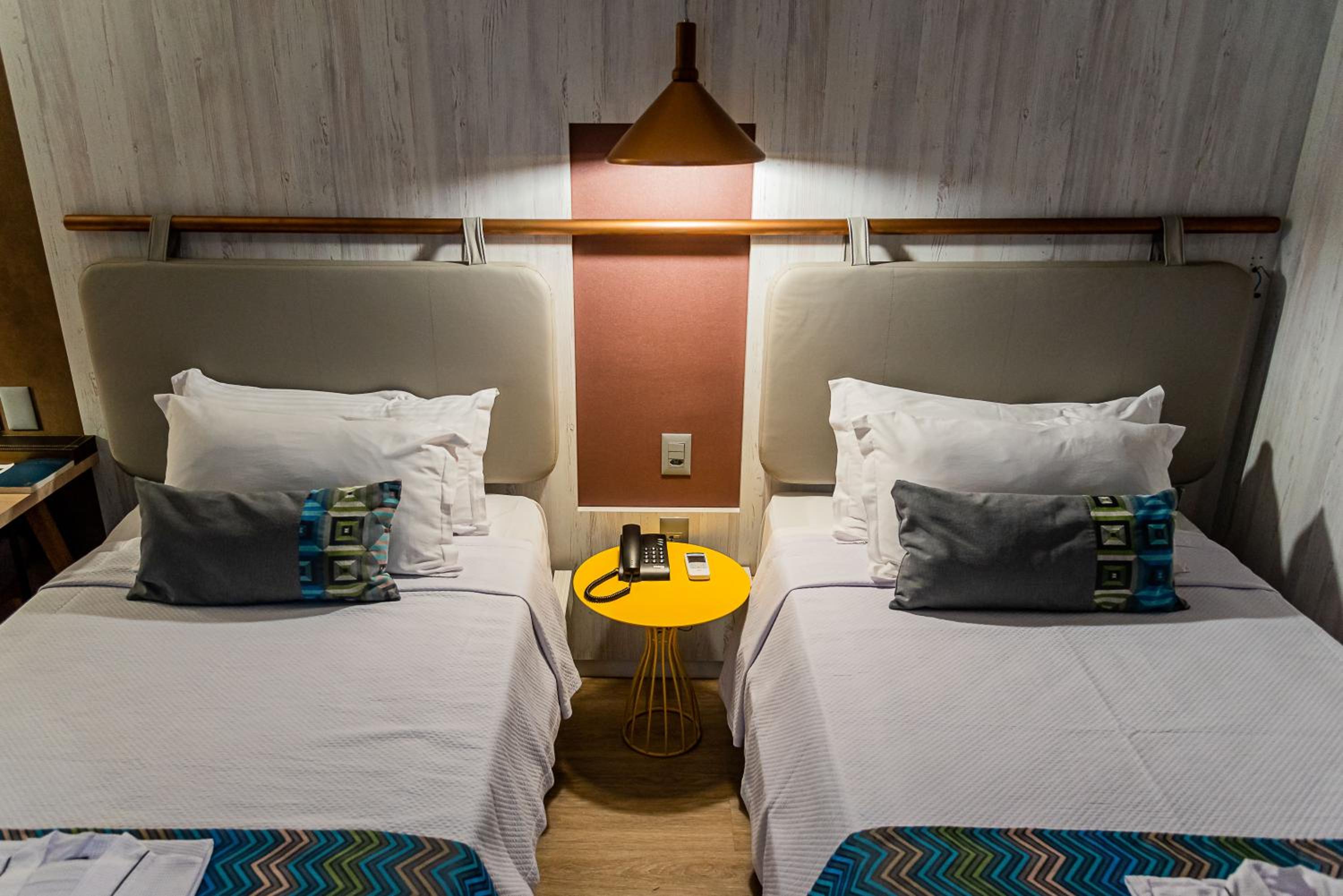 Superior Twin Room thumbnail 5