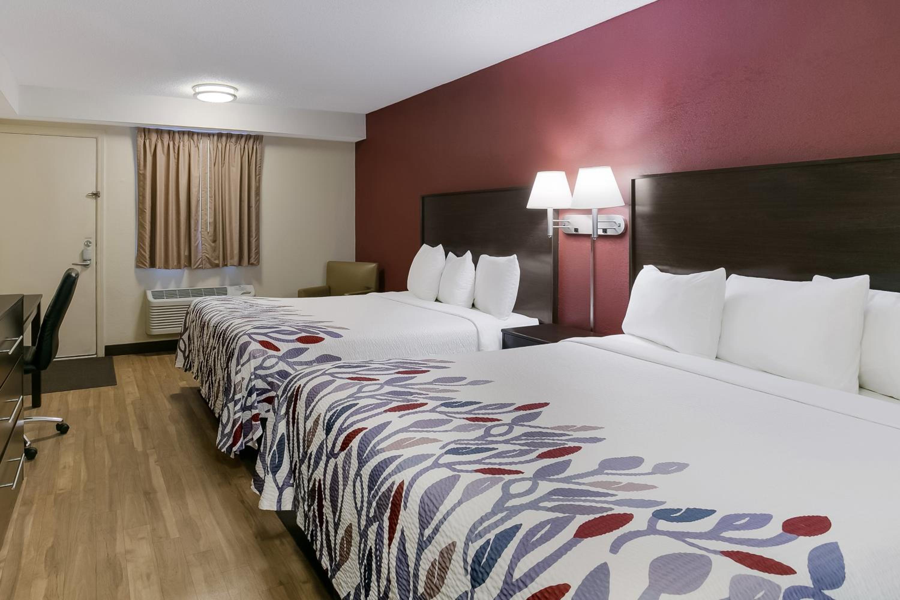 Deluxe Room with Two Queen Beds Smoke Free photo 2