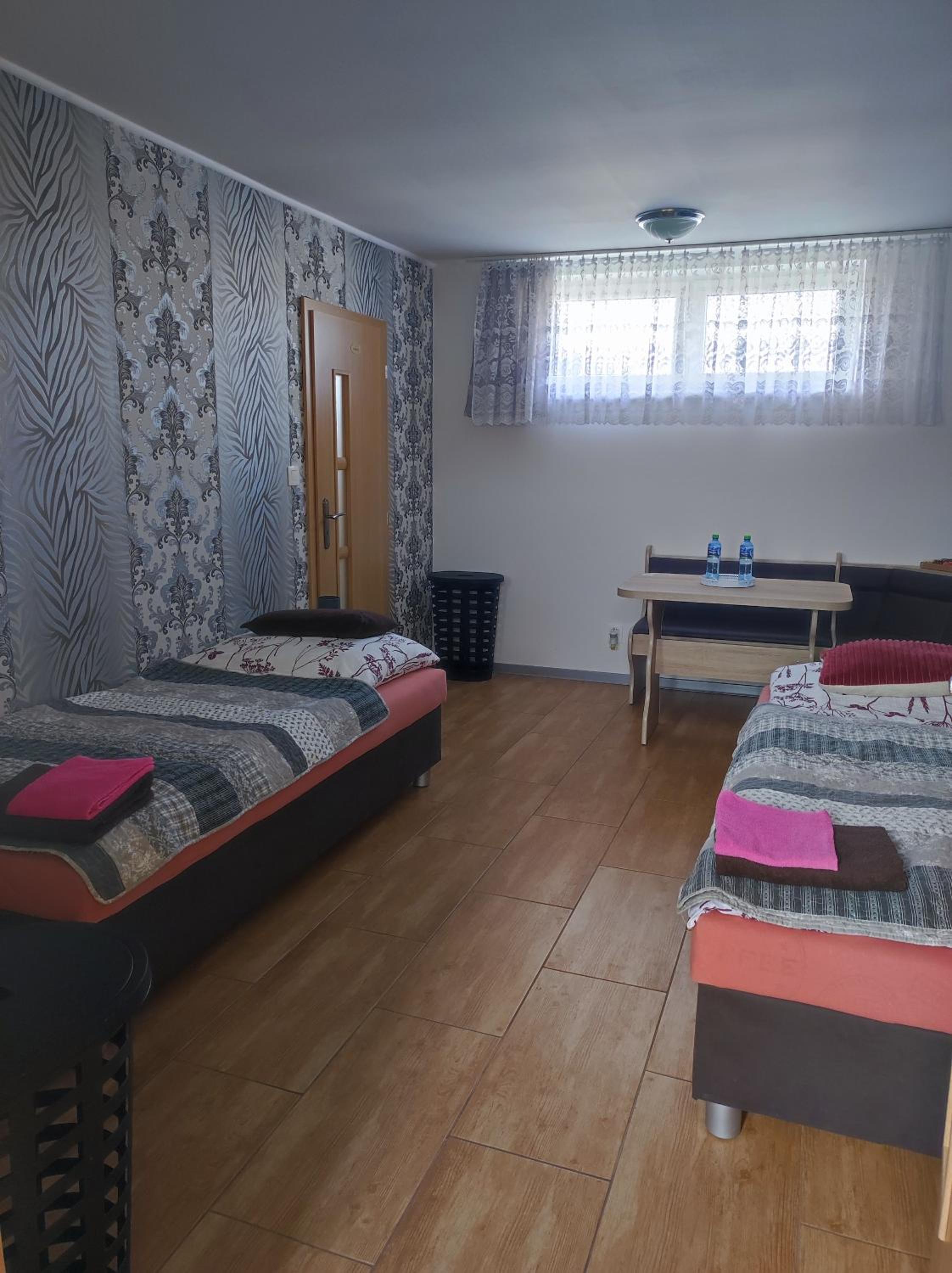Twin Room - Photo 1