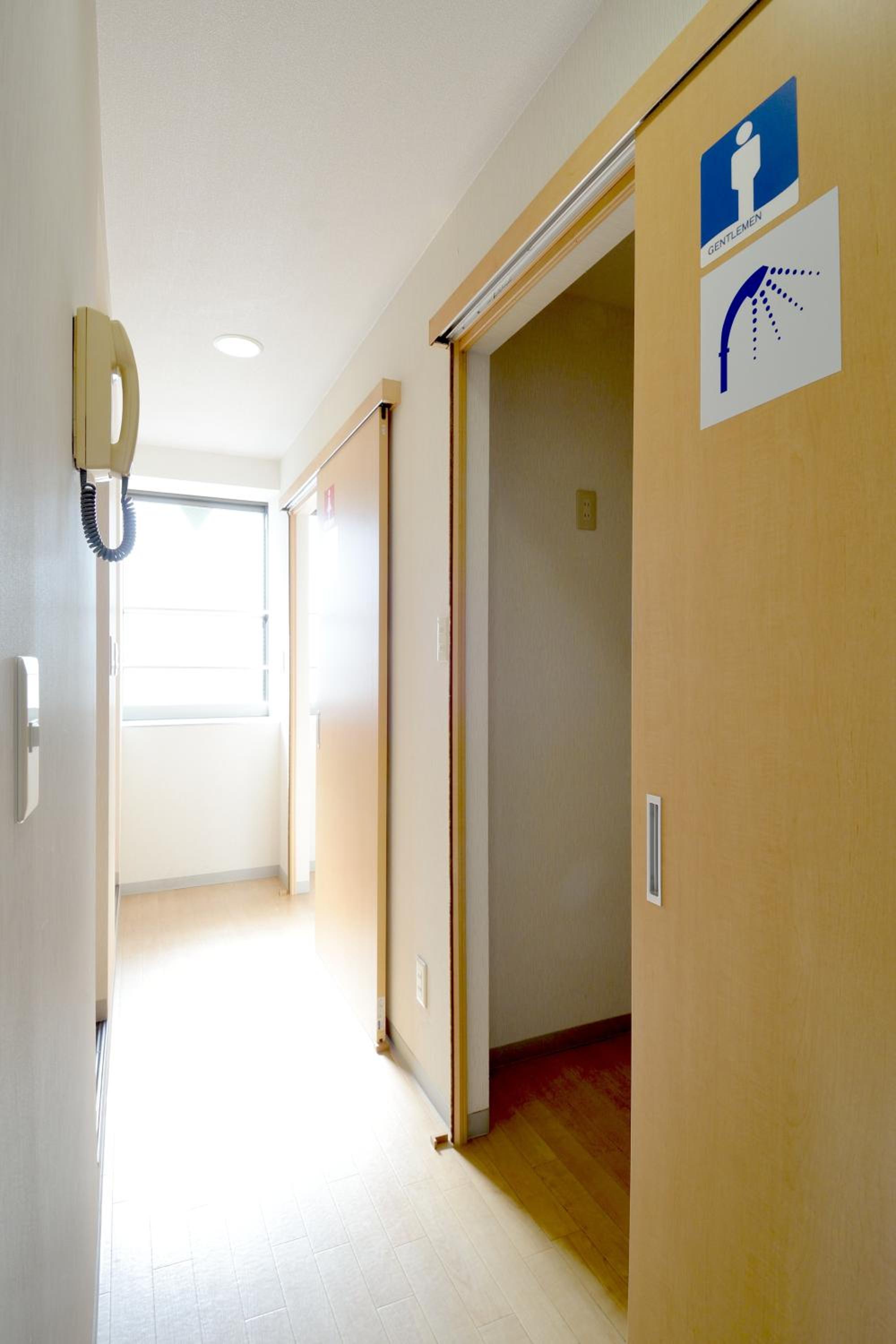Japanese-Style Twin Room with Shared Bathroom photo 3