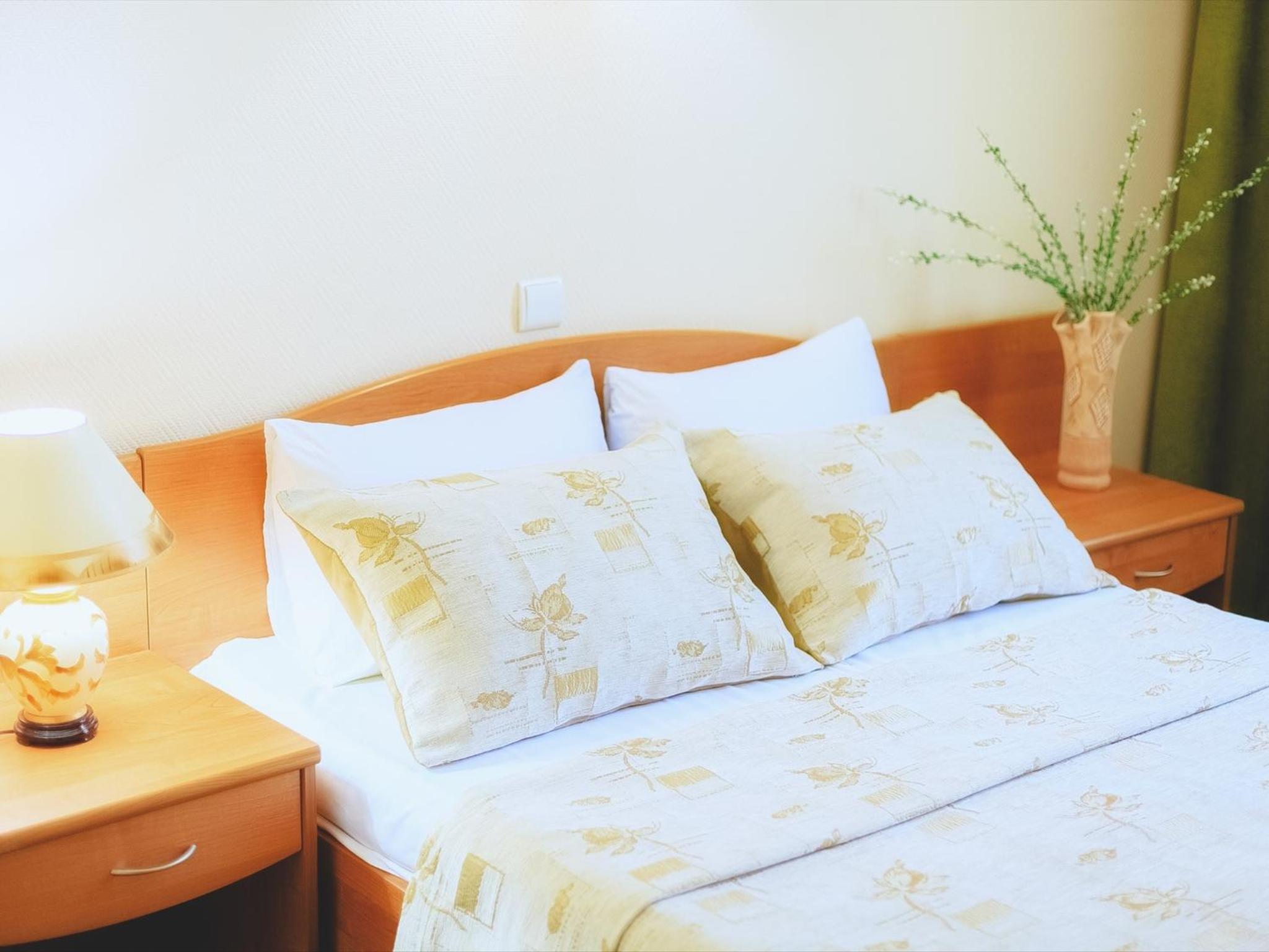 Bed & Sleeping Area