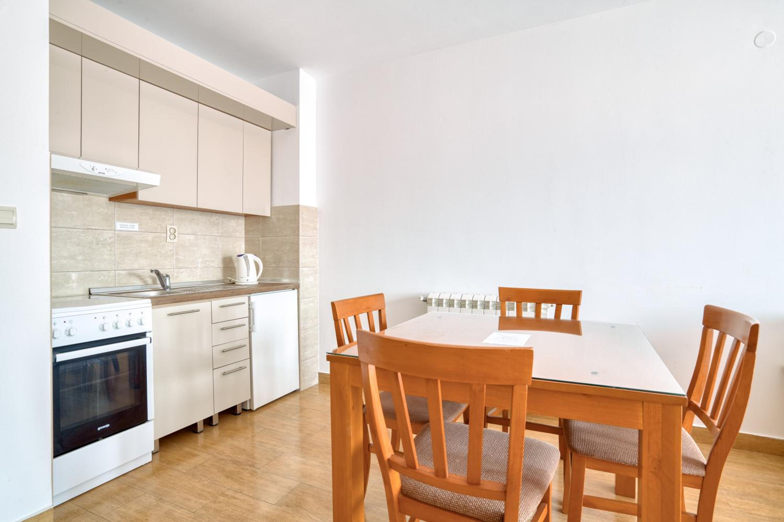 Deluxe One-Bedroom Apartment with Sea View - Photo 3