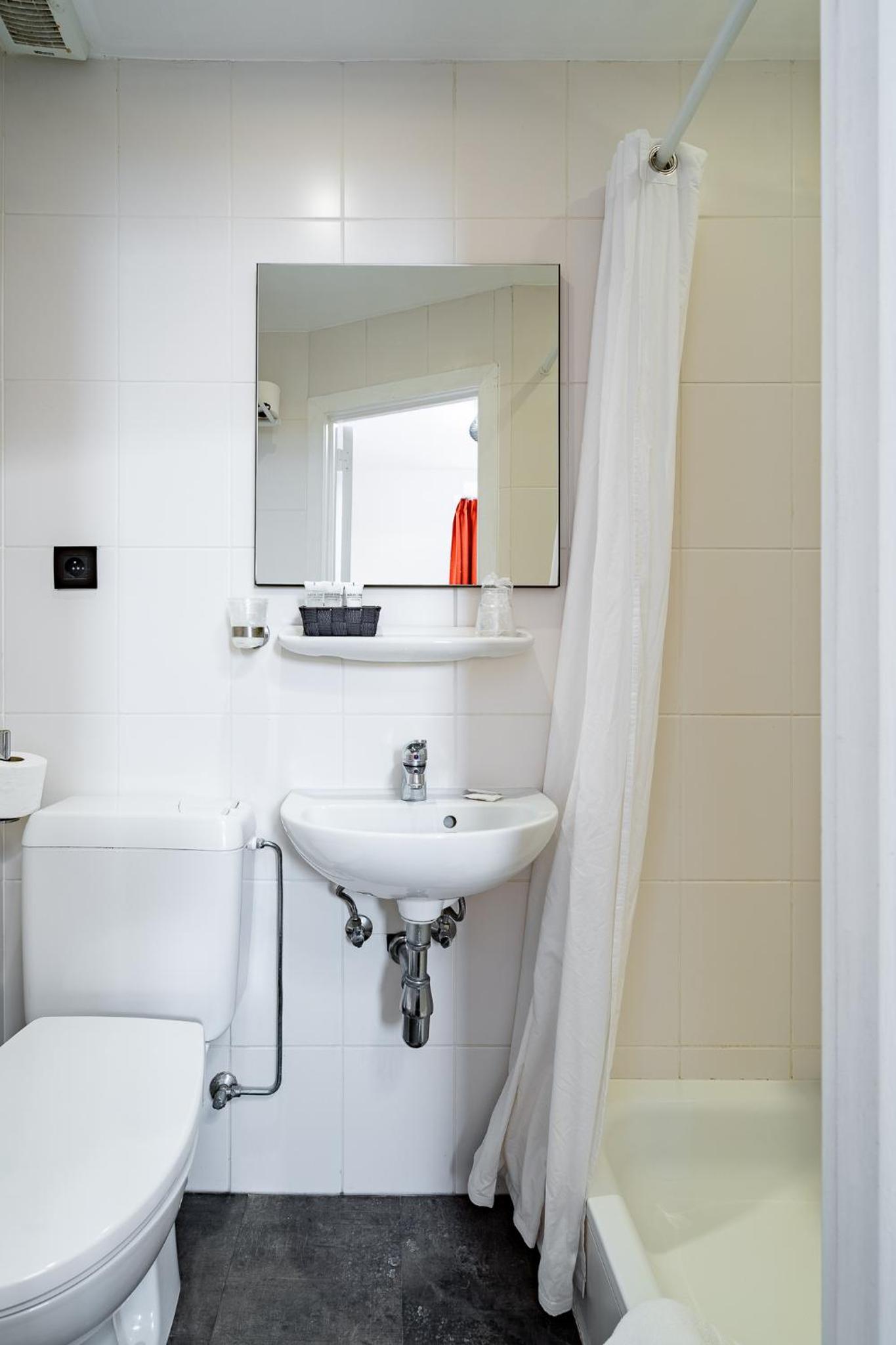 Small Budget Double Room photo 3