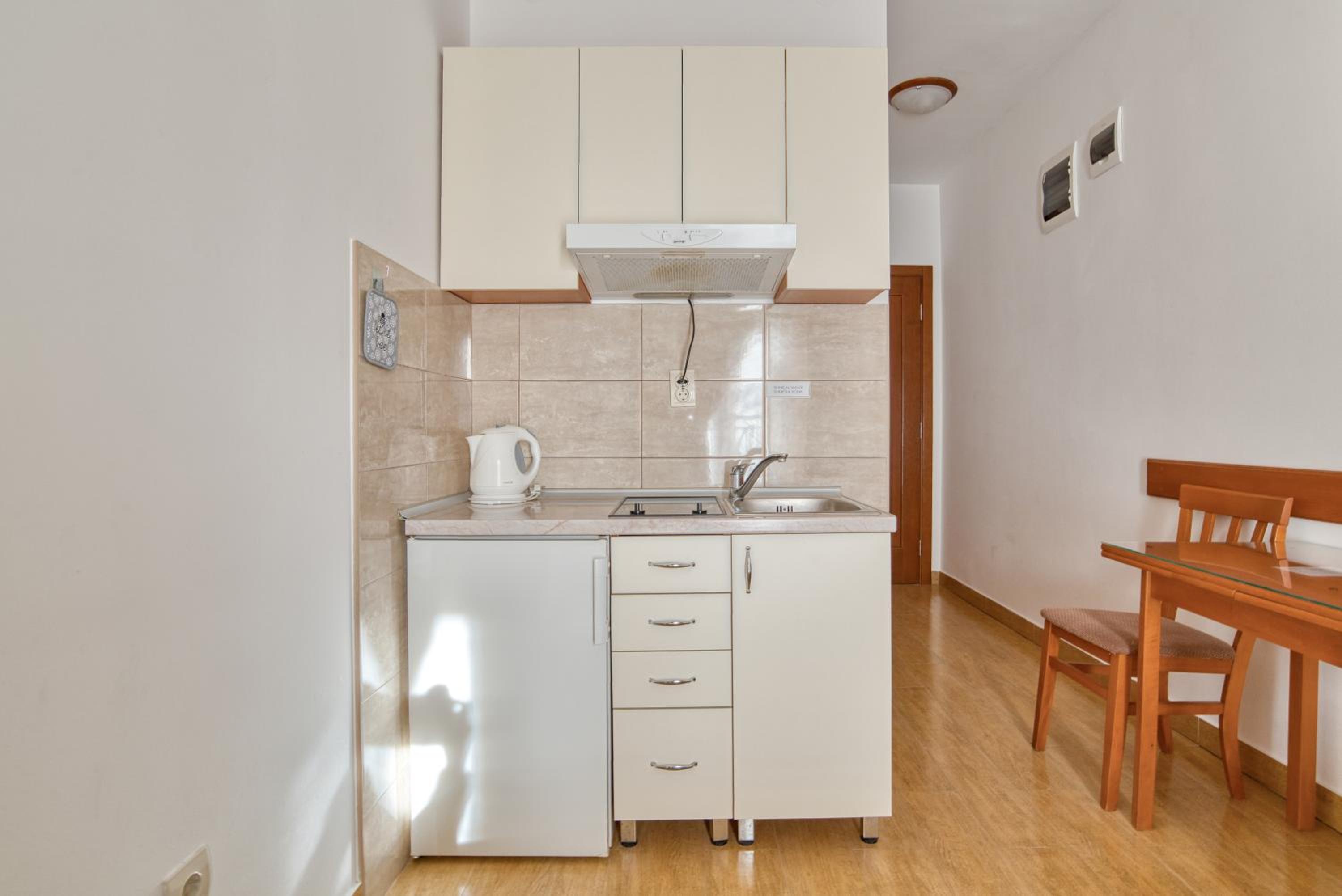 Studio Apartment - Photo 5