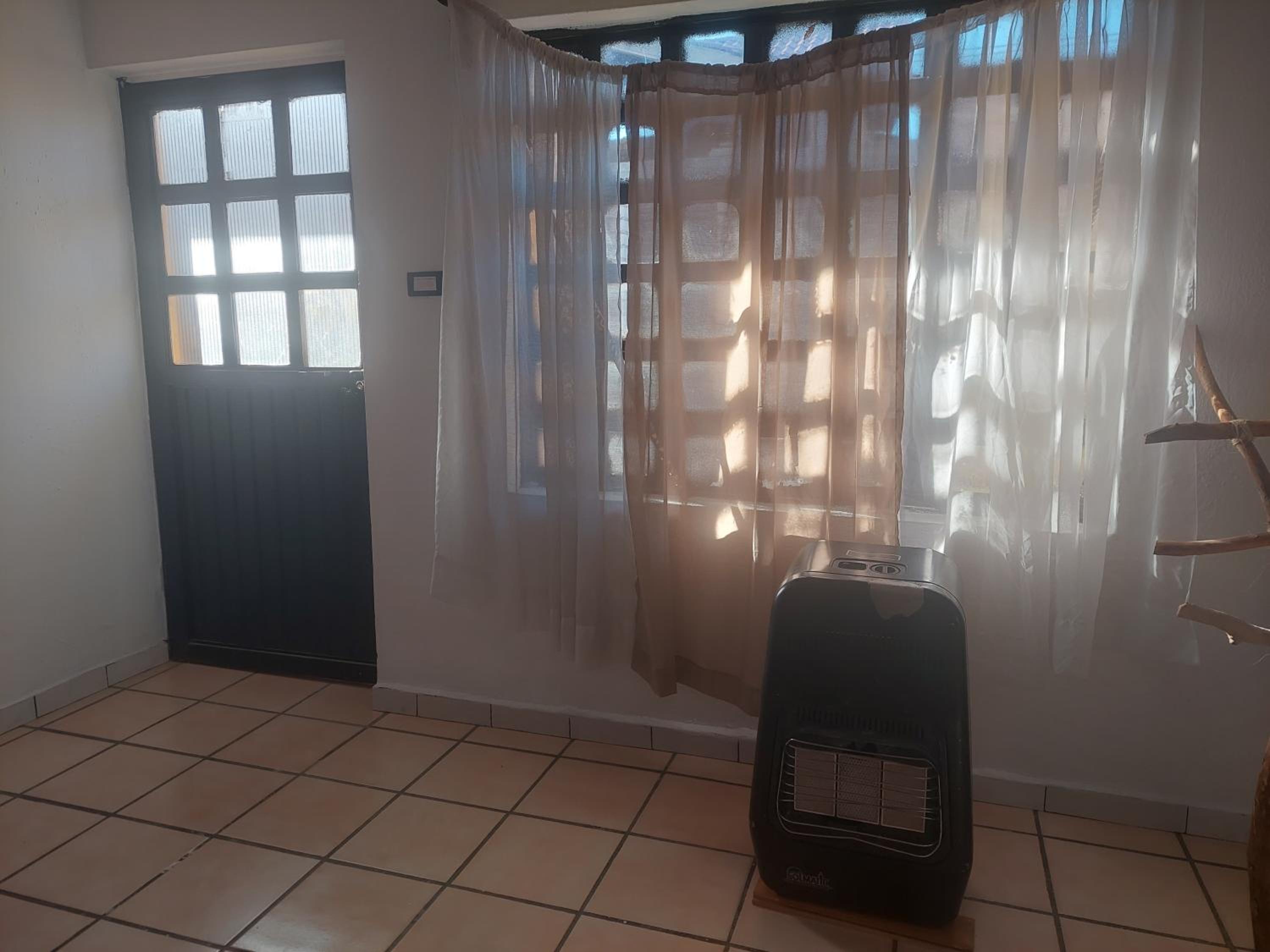 Twin Room with Private Bathroom photo 3