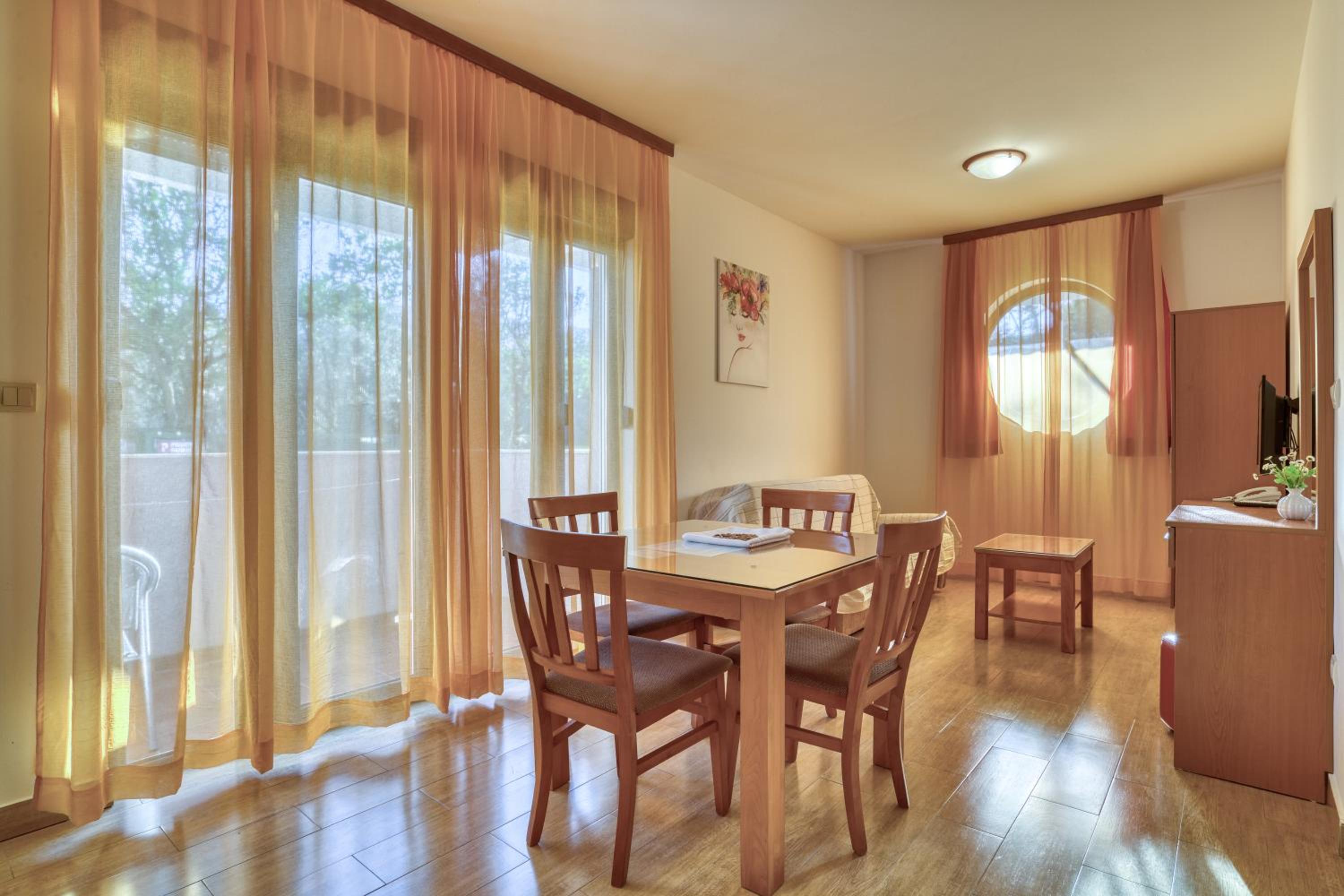 Deluxe One-Bedroom Apartment with Terrace - Photo 1