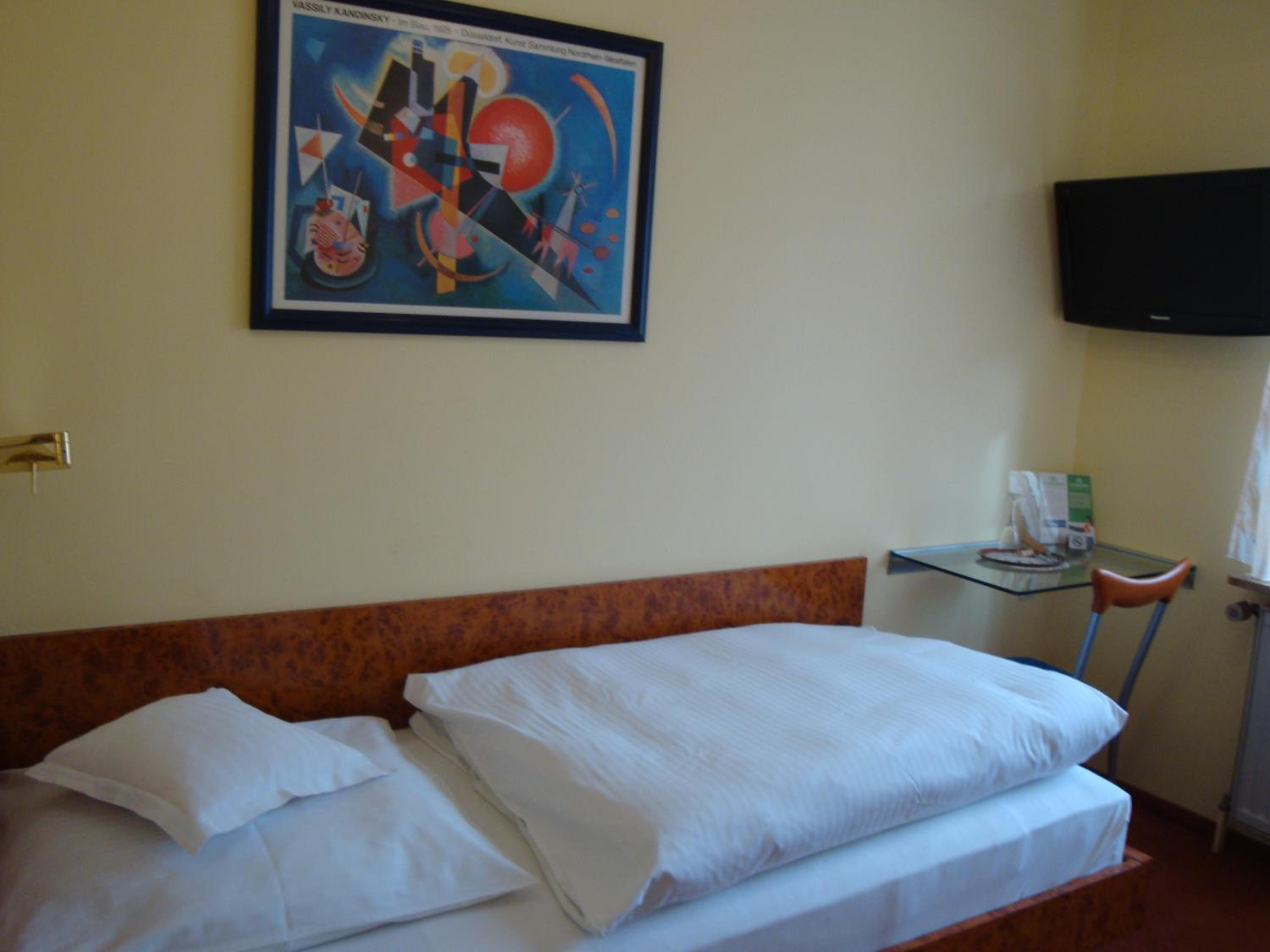 Single Room photo 3