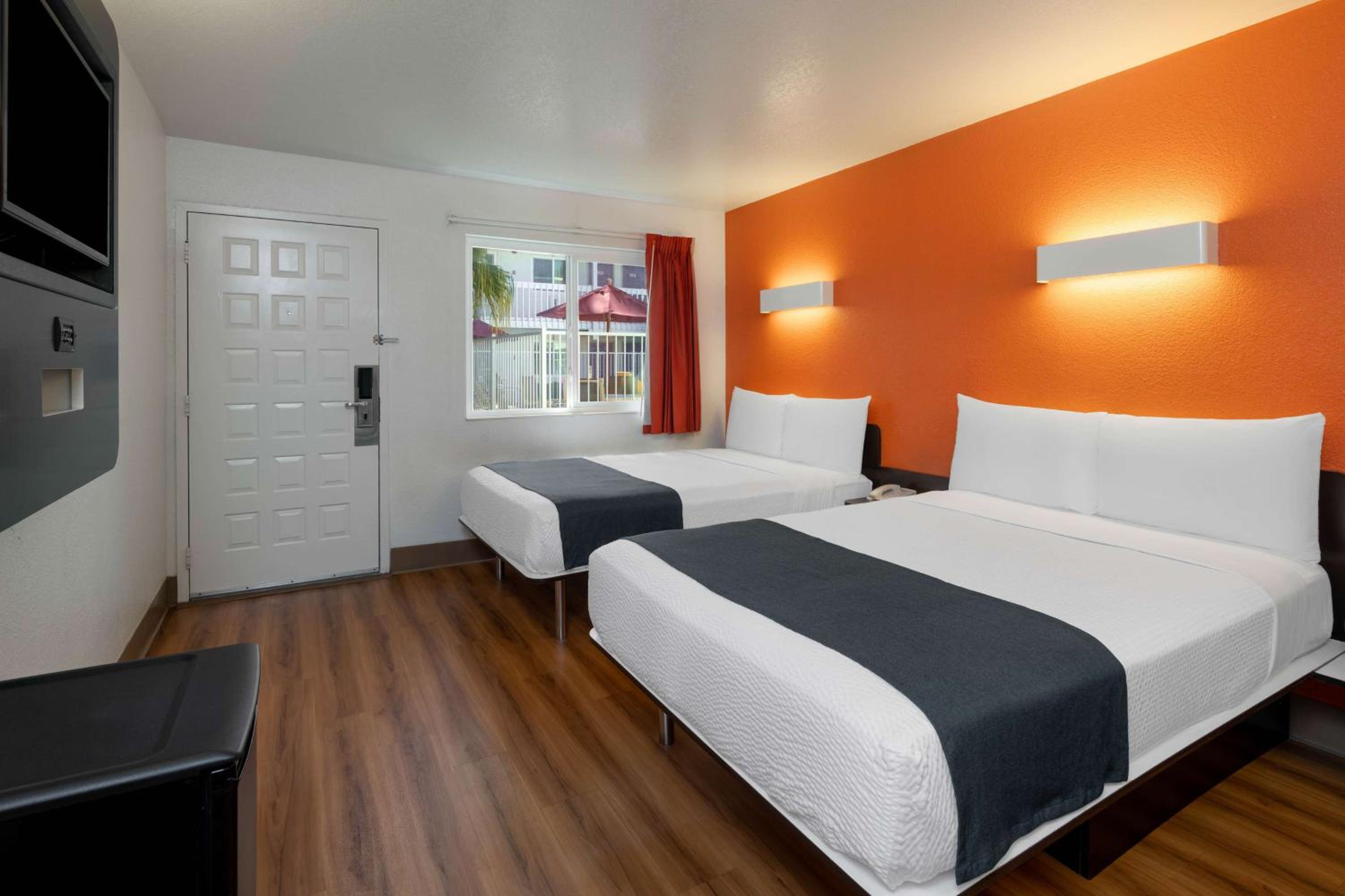 Quadruple Room - Disability Access - Roll in Shower