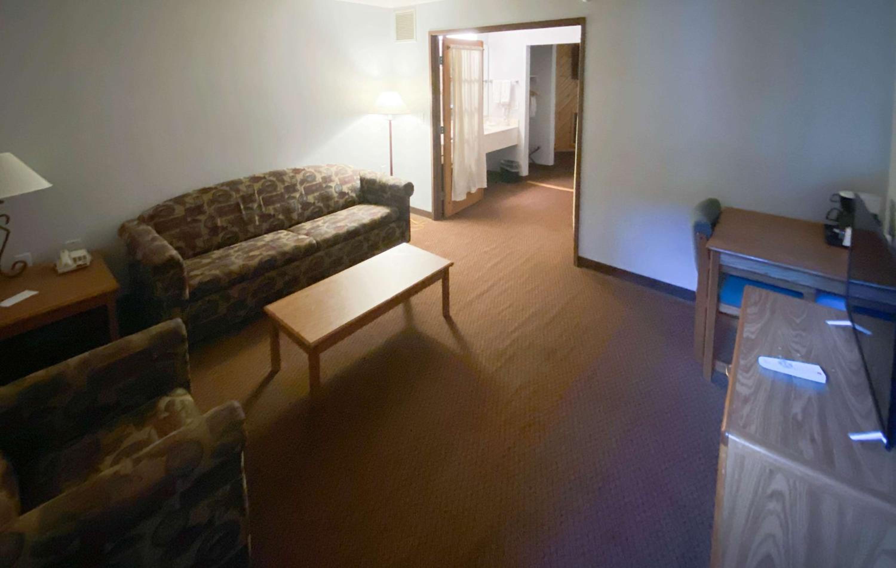 King Suite with Spa Bath - Non-Smoking - Photo 2