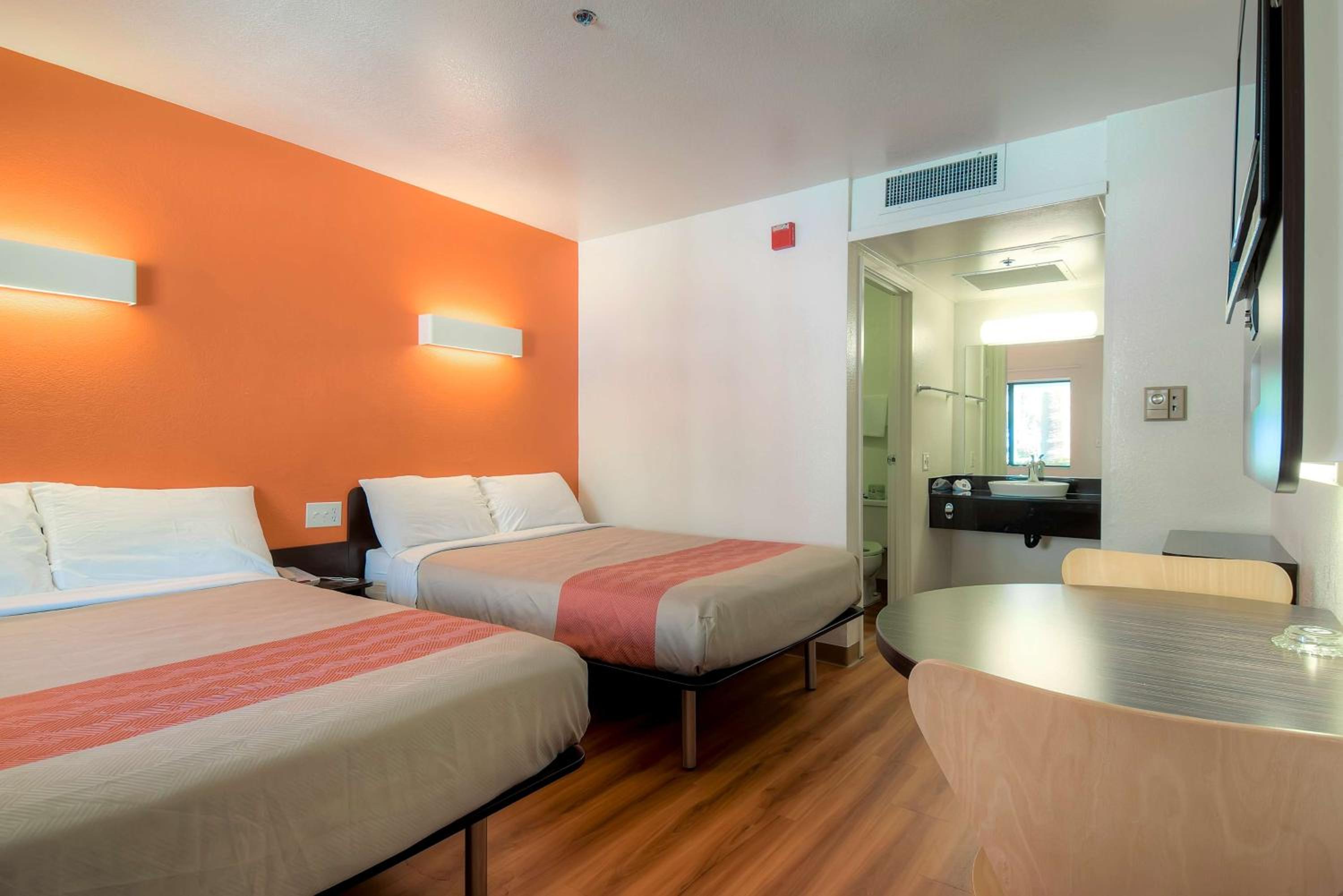 Deluxe Quadruple Room - Non-Smoking photo 1