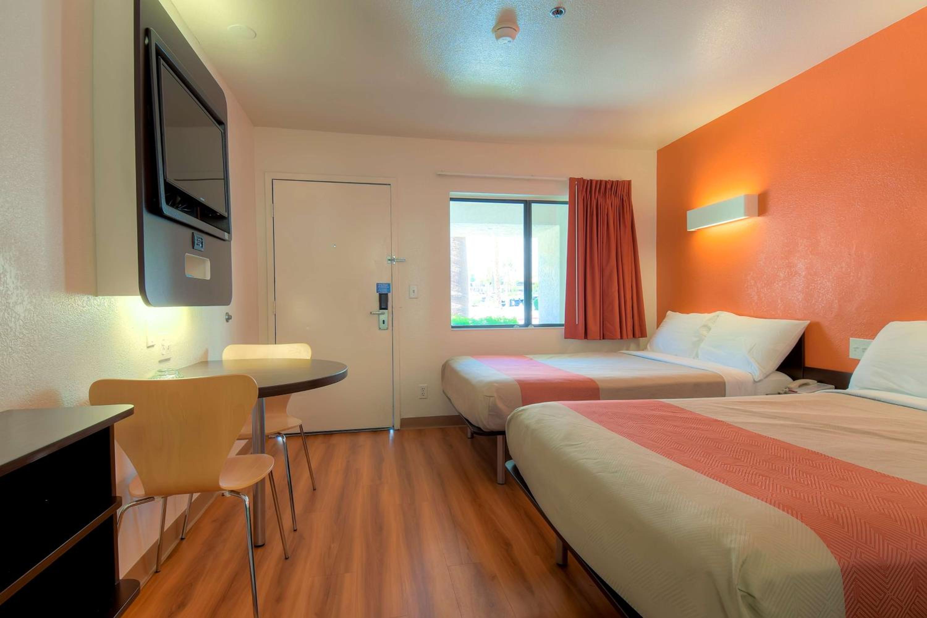 Deluxe Quadruple Room - Non-Smoking photo 2