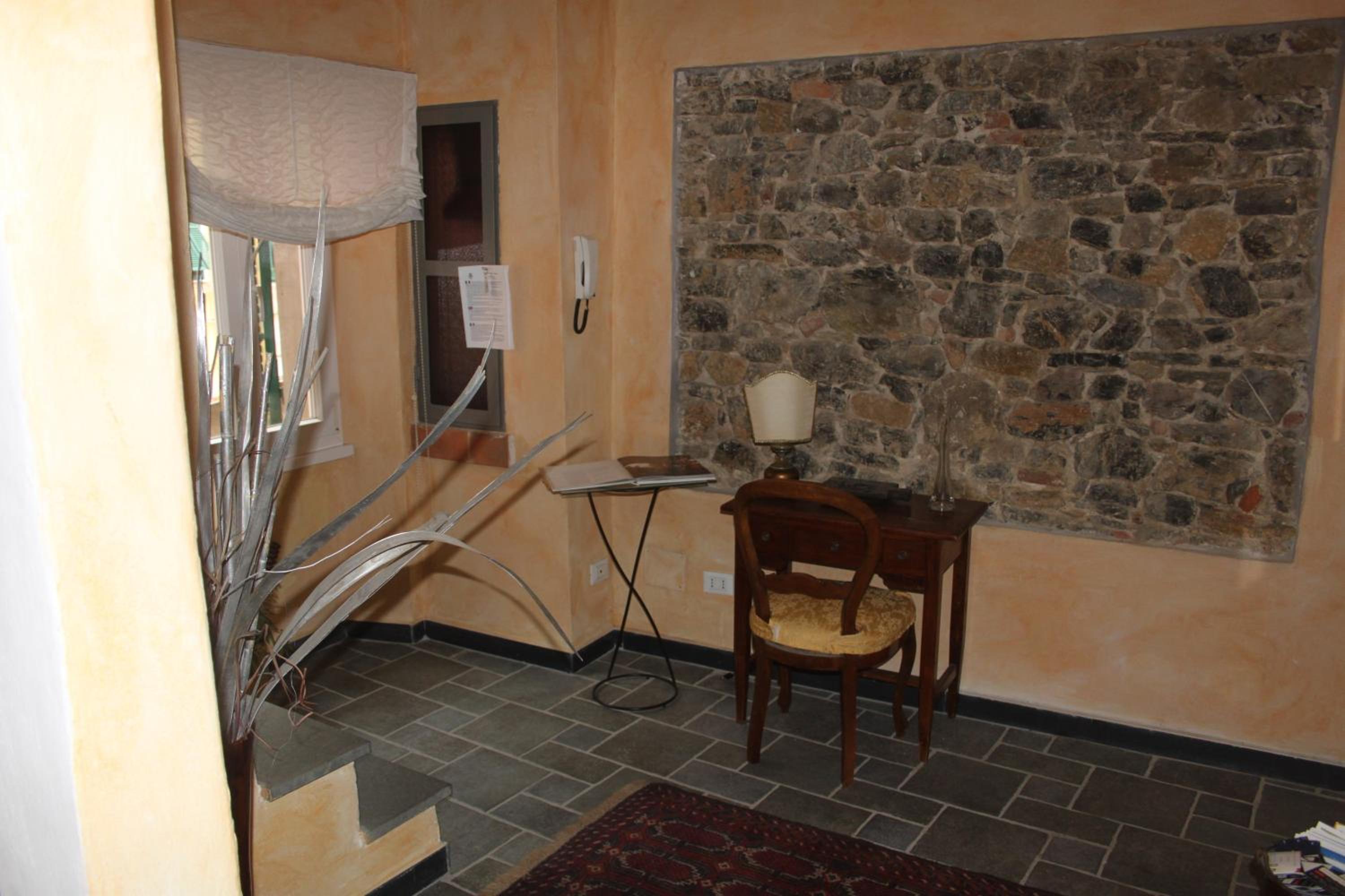 Double or Twin Room - Photo 13