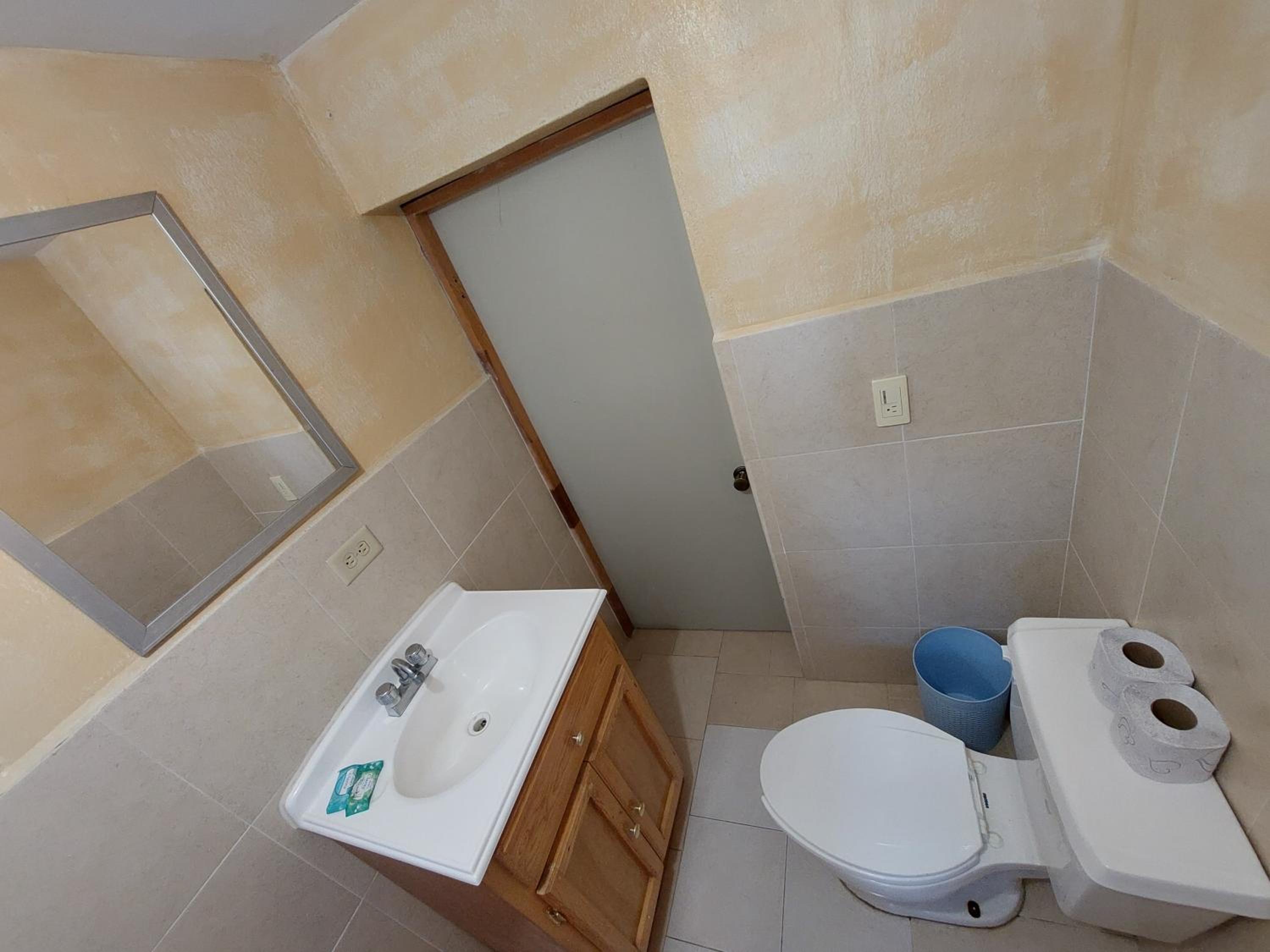 Twin Room with Private Bathroom photo 2