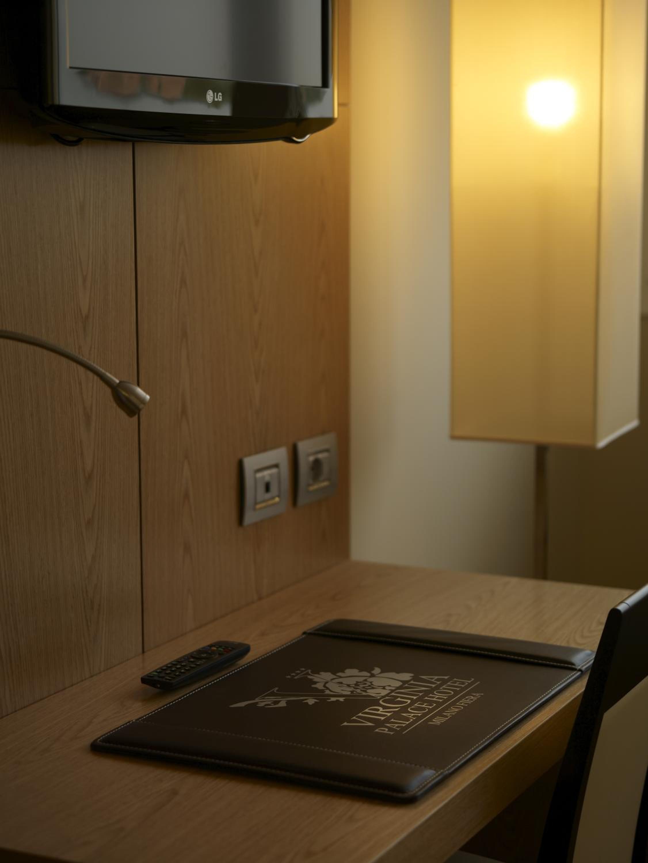 Double Room - Photo 16