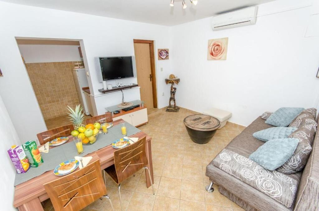 Two-Bedroom Apartment with Terrace photo 1
