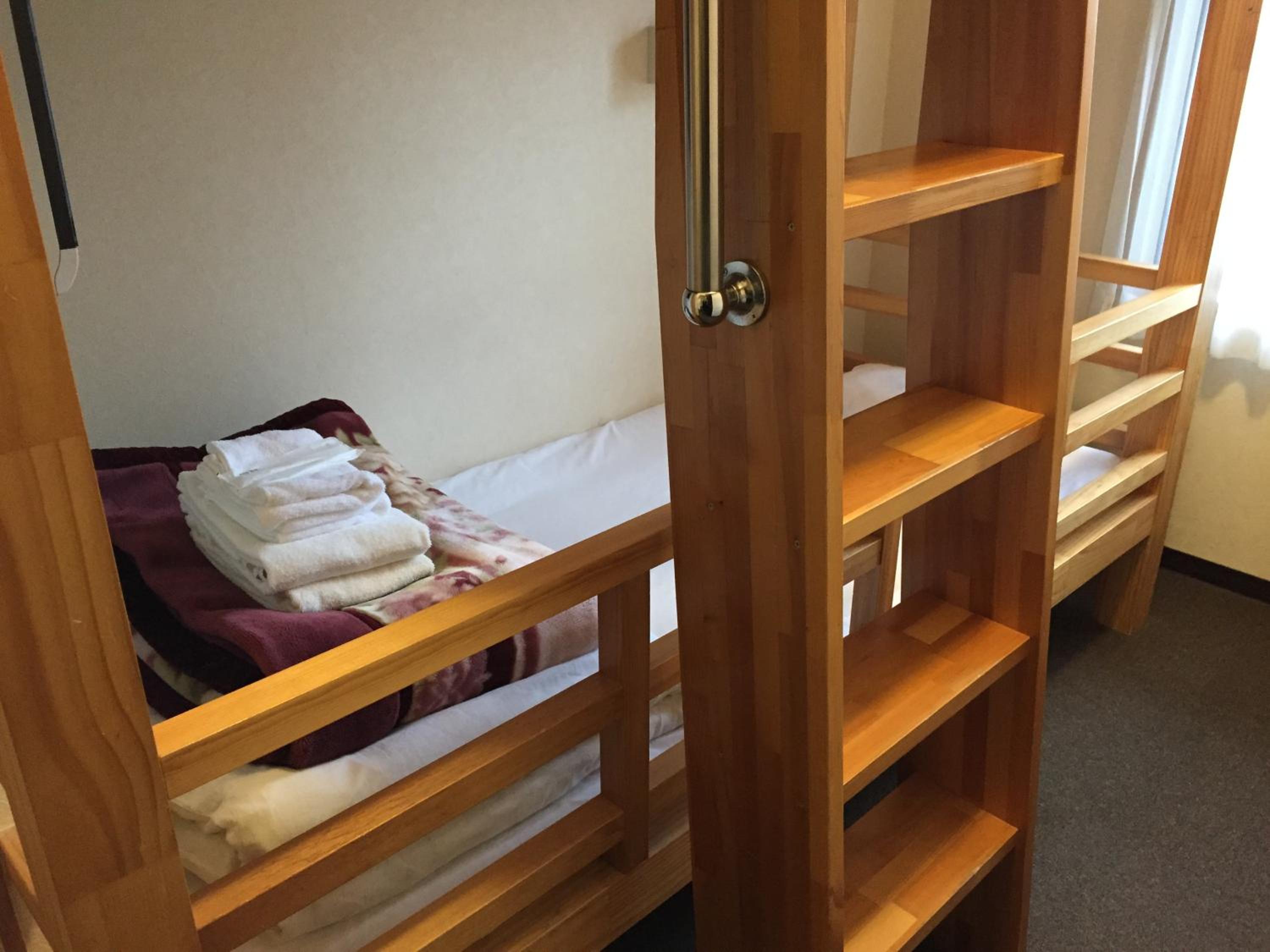 Twin Room - Photo 6