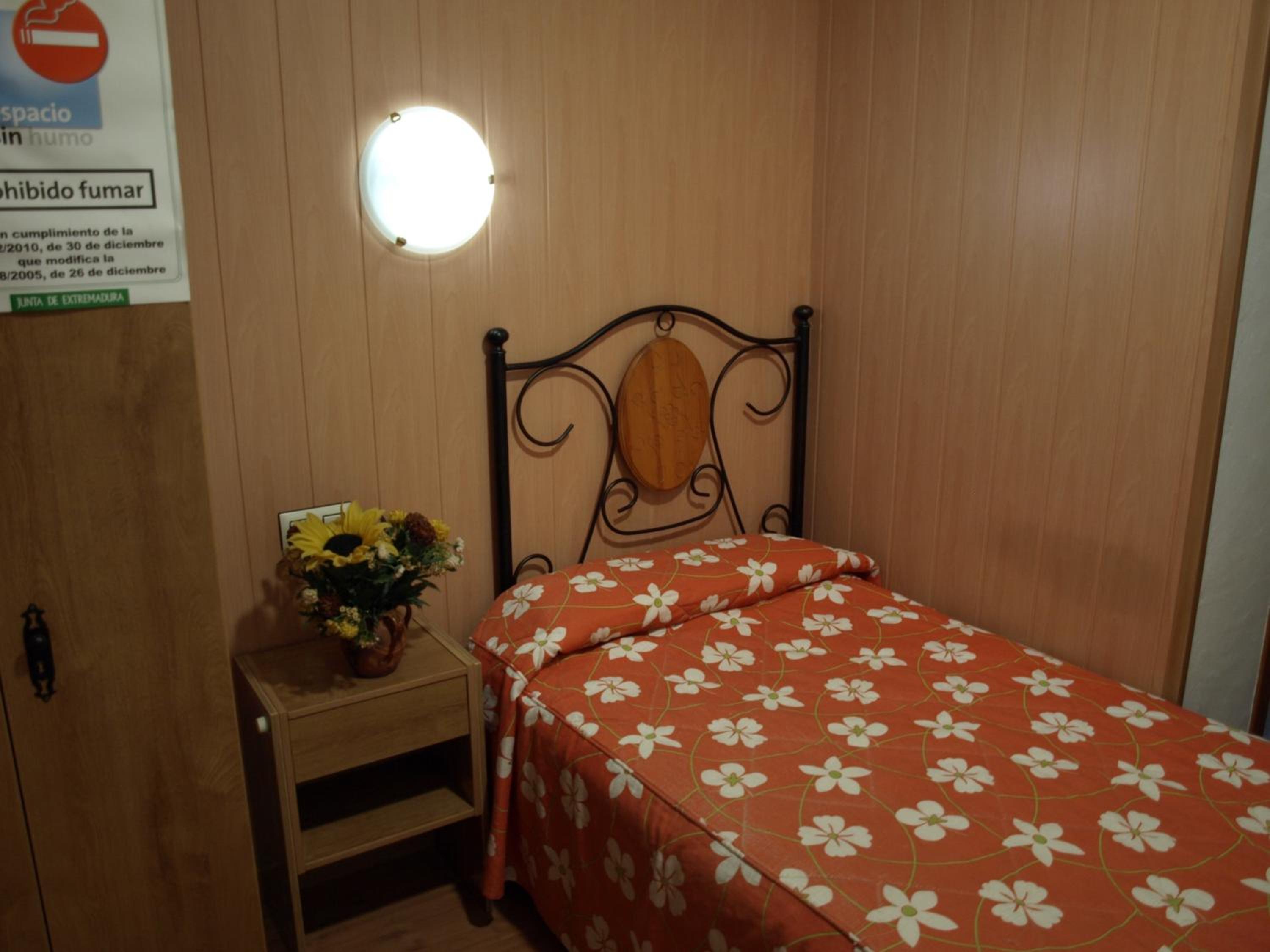 Single Room photo 3