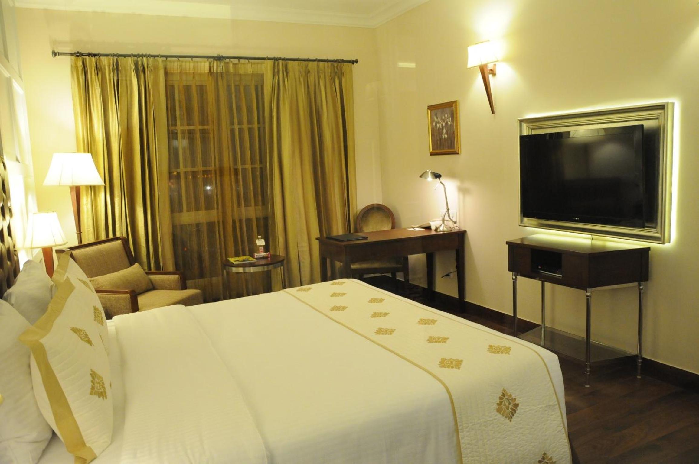 Neo Classic Room with 15% off on food and soft beverages