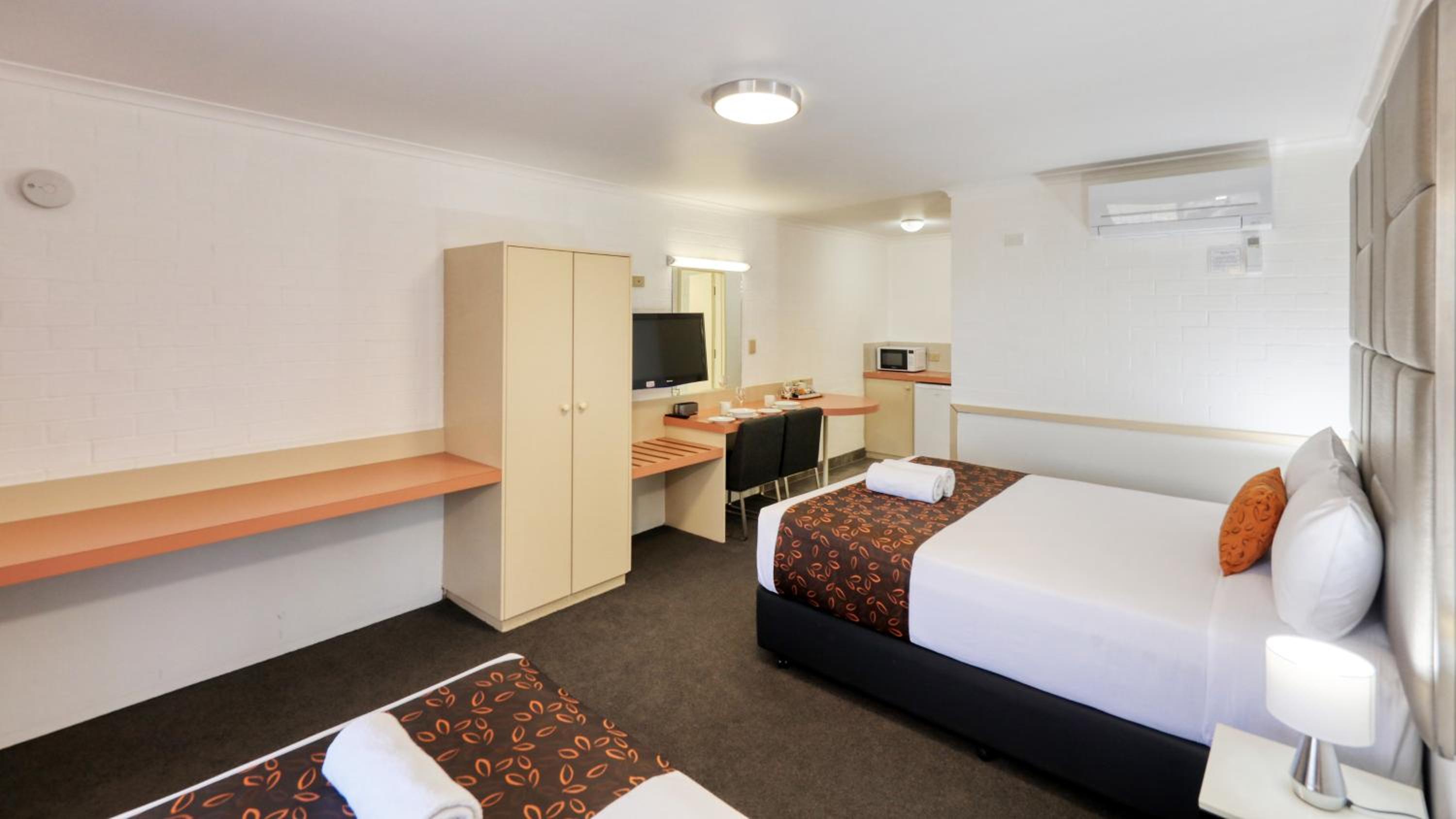 Standard Twin Room photo 1