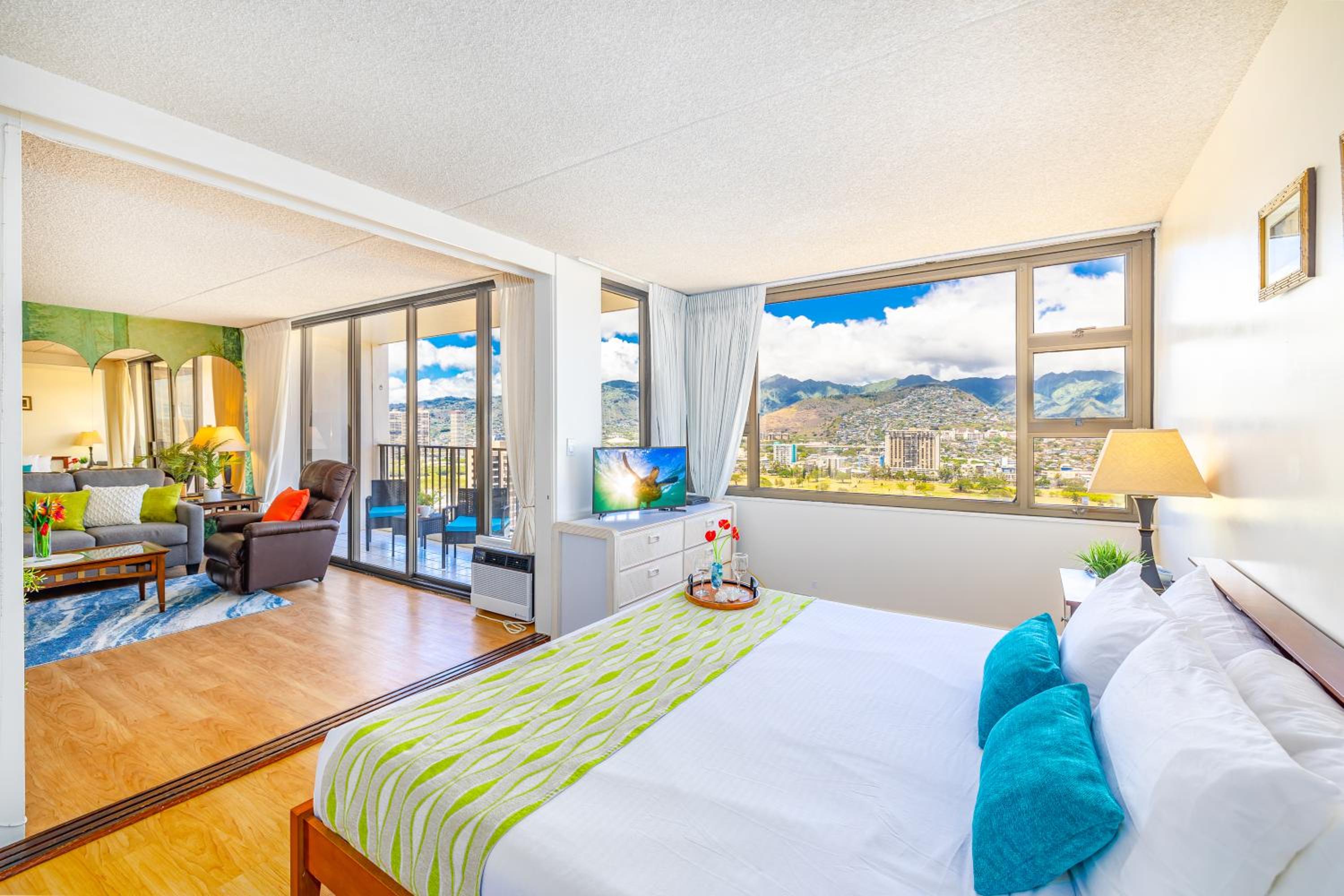 Waikiki Beach escape with lanai & scenic views: Apartment with Mountain View photo