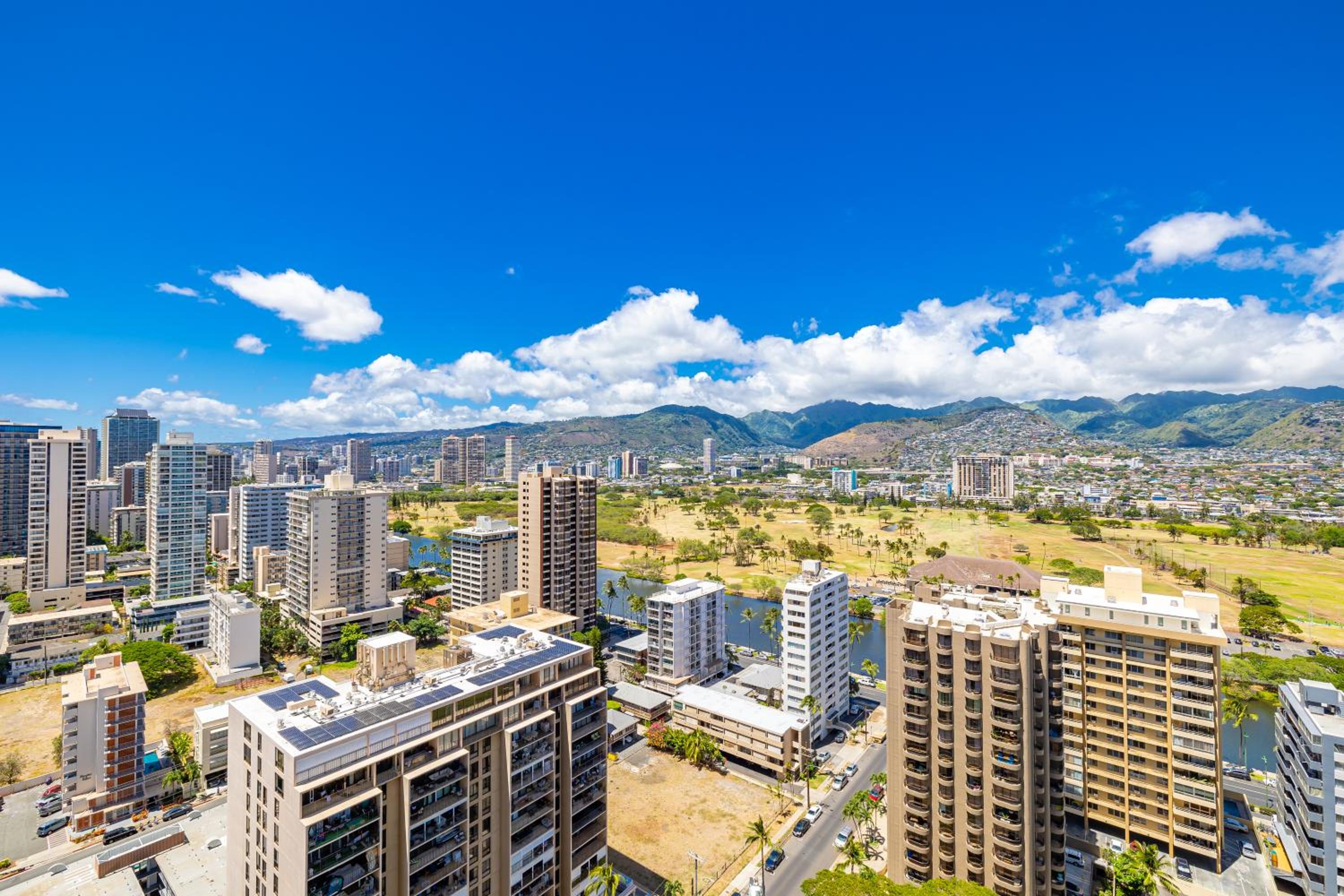 Waikiki Beach escape with lanai & scenic views: Apartment with Mountain View photo