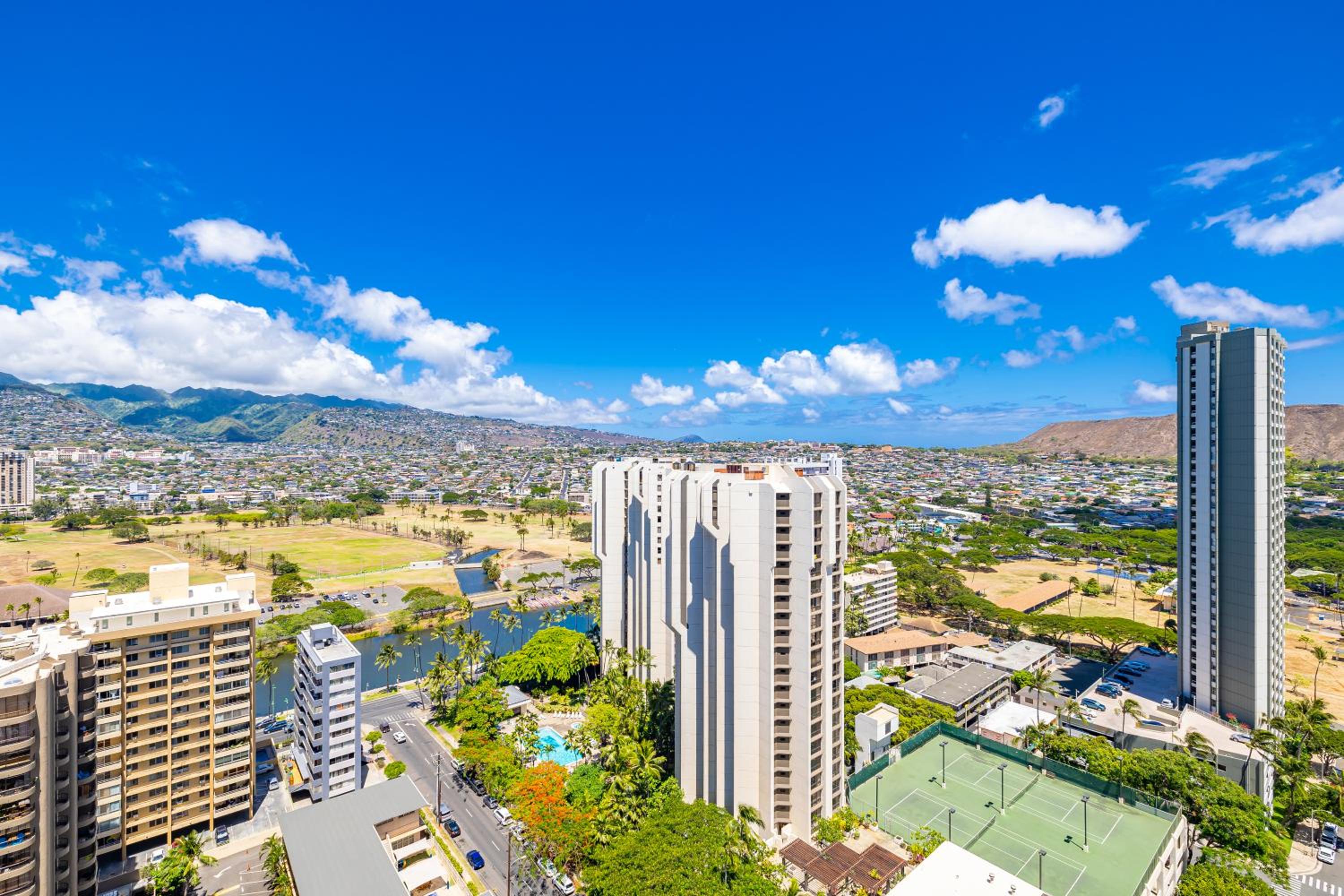 Waikiki Beach escape with lanai & scenic views: Apartment with Mountain View photo
