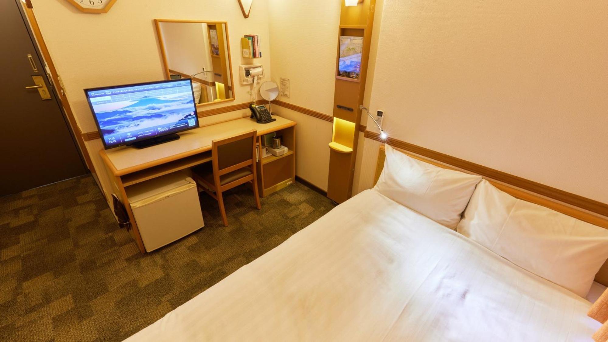Double Room - Non-Smoking photo 2