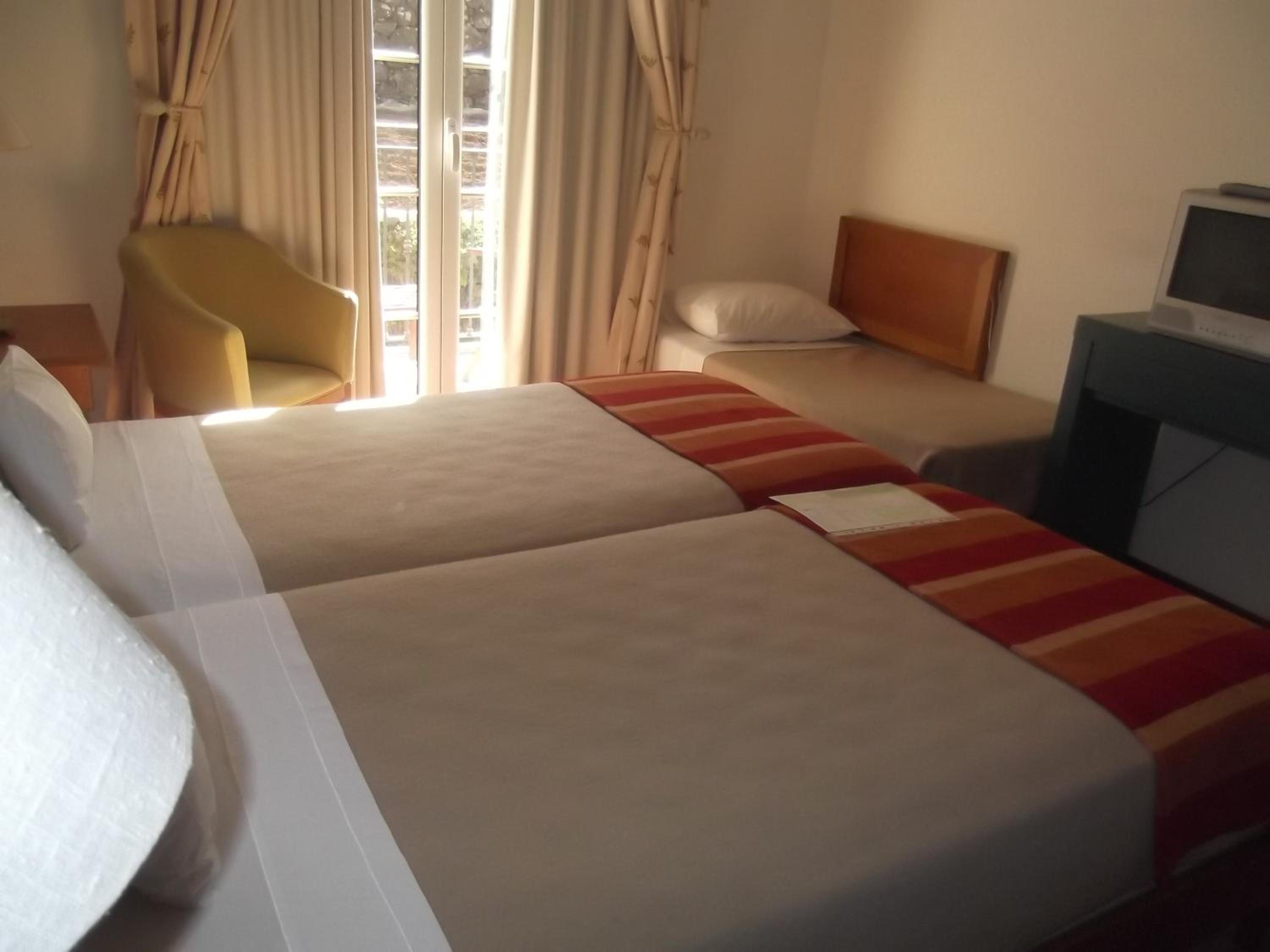 Twin Room with Land View - Photo 3