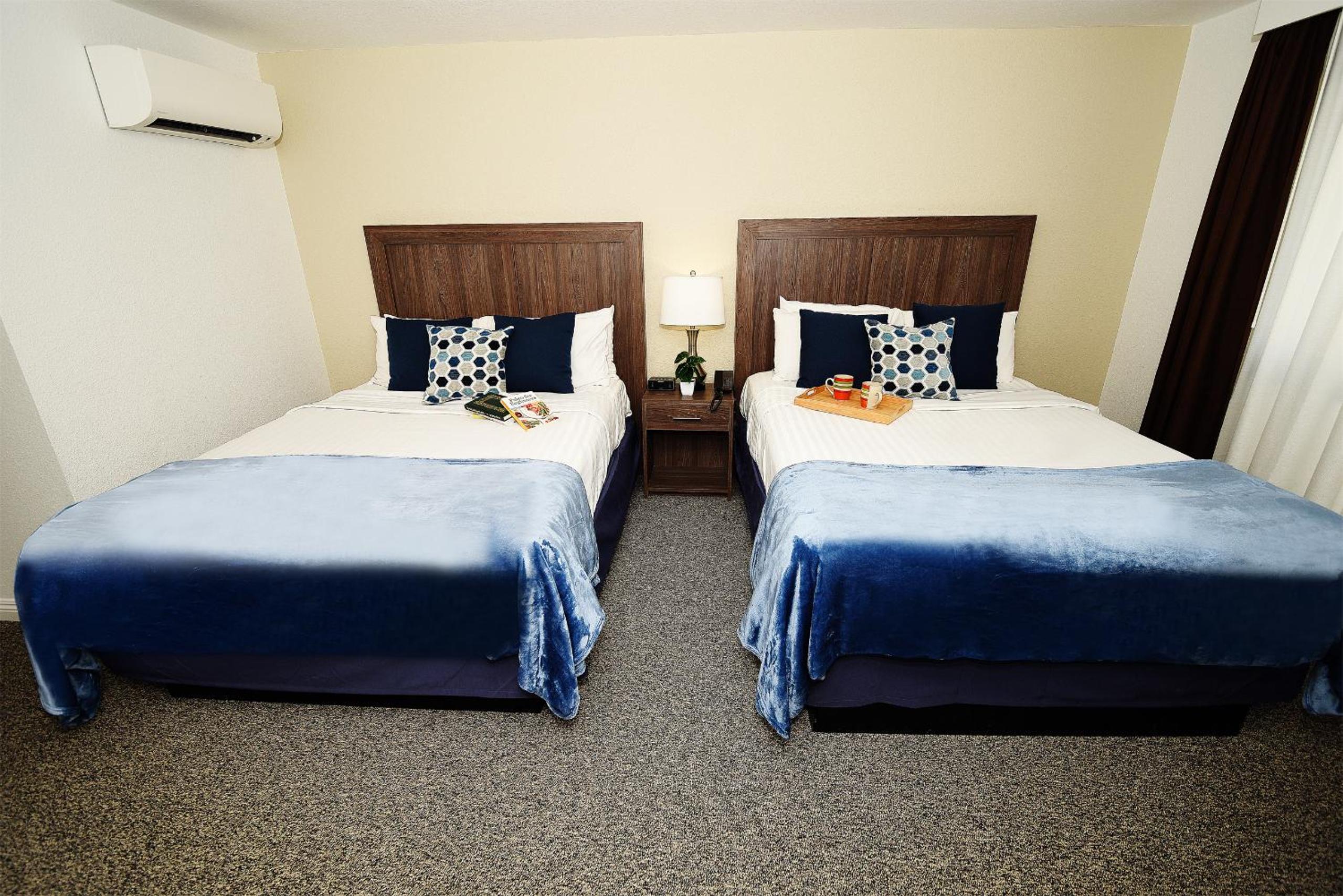 RQQ SINGLE ROOM WITH 2 QUEEN BEDS - Photo 10