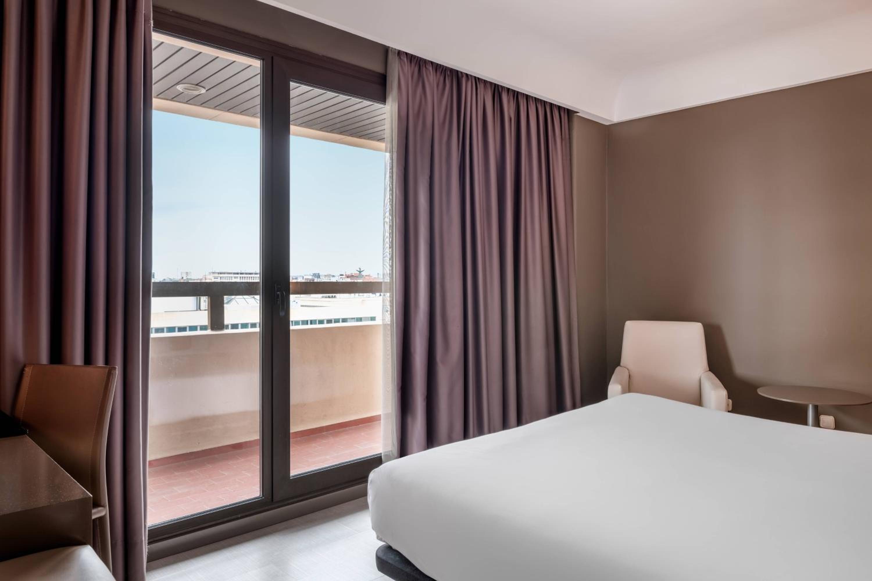 Standard View Balcony, Guest room, 1 Queen