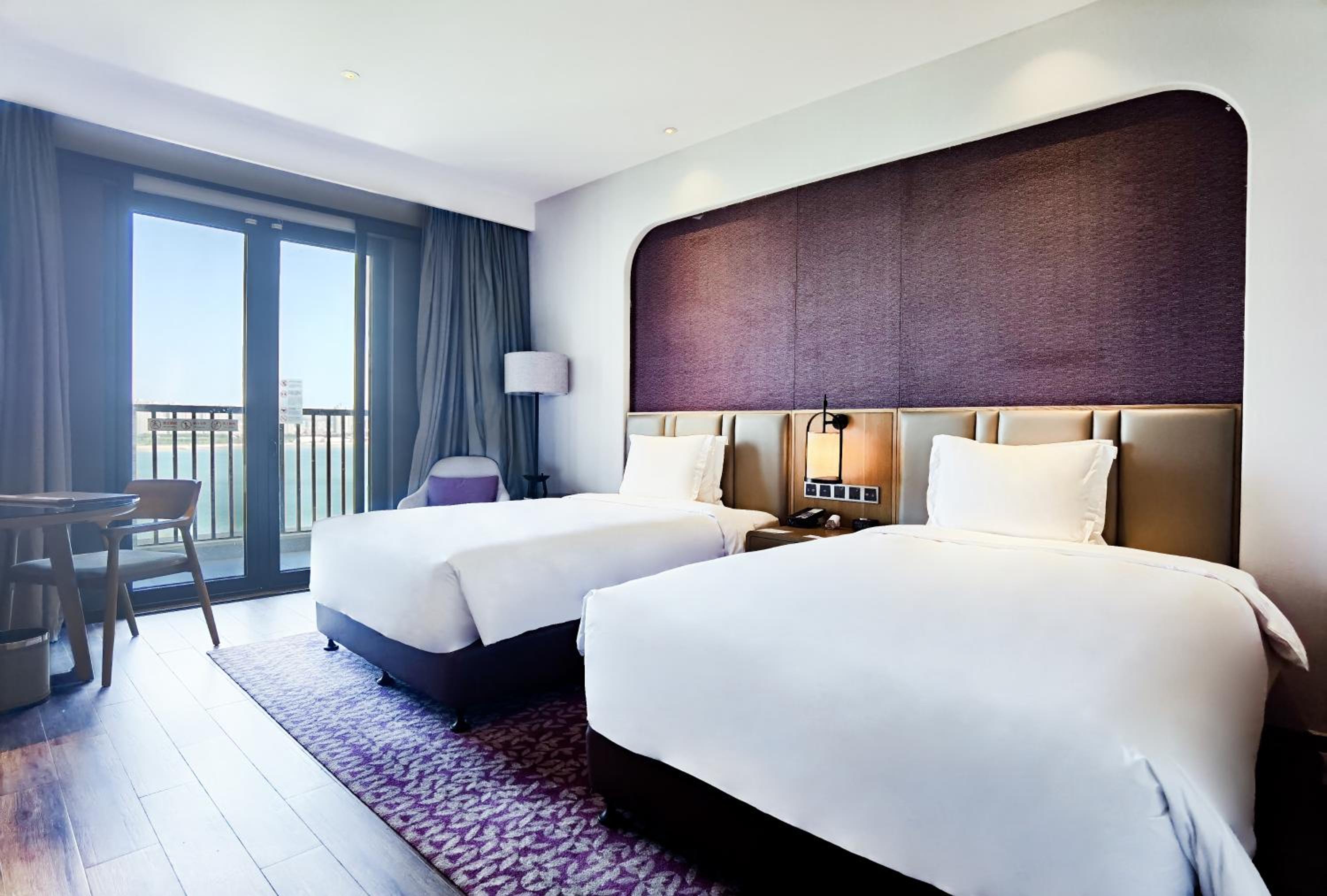 Standard King Room photo 3