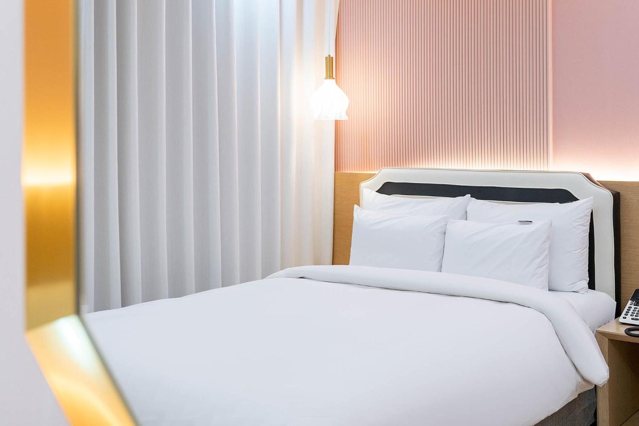 Premium Double Room - Photo 7