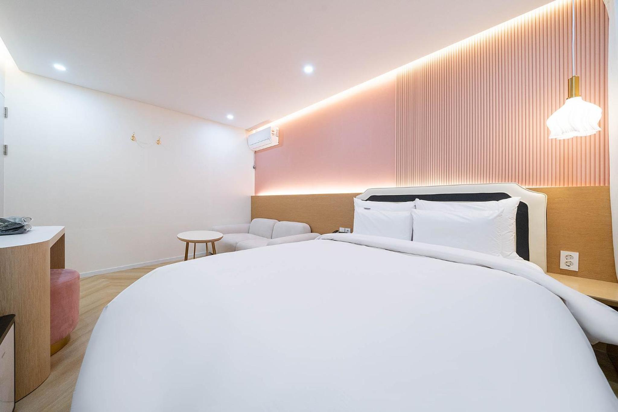 Premium Double Room - Photo 2