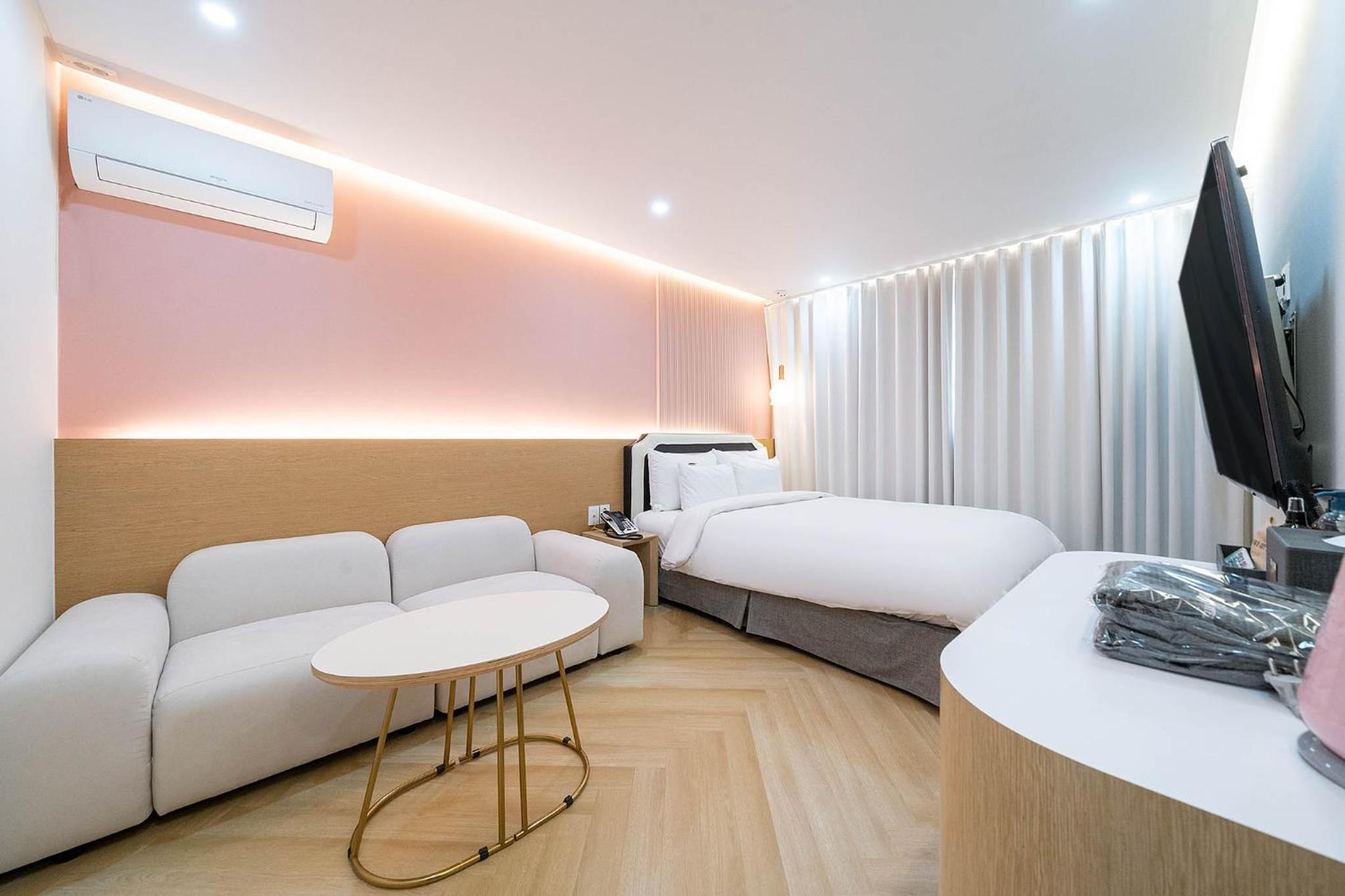 Premium Double Room - Photo 1